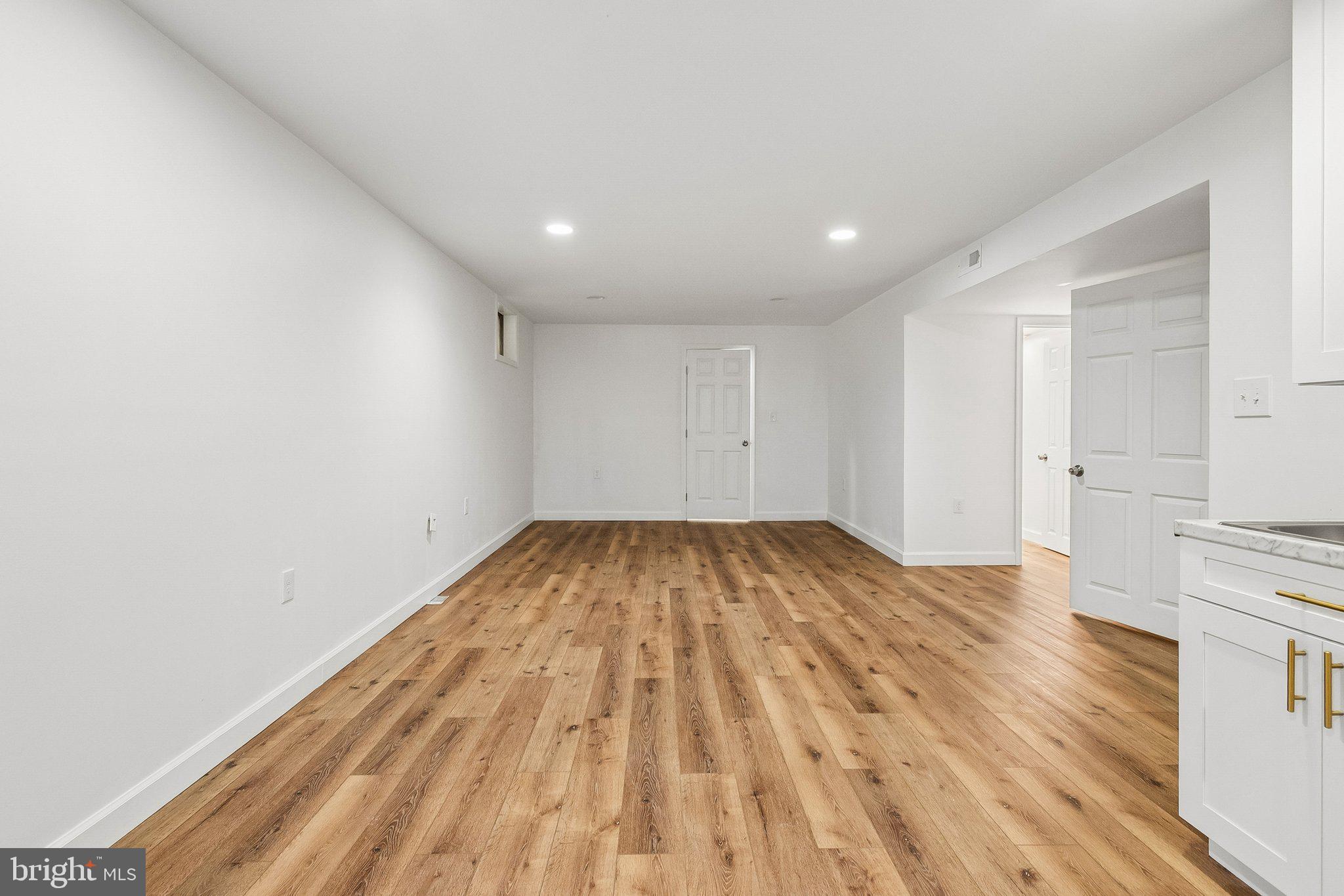 SELLMAN ESTATES - Residential
