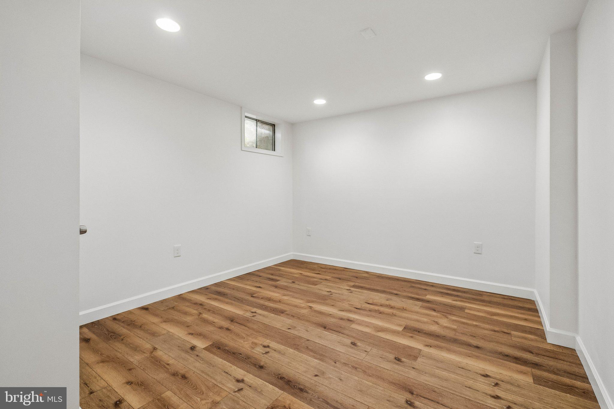 SELLMAN ESTATES - Residential