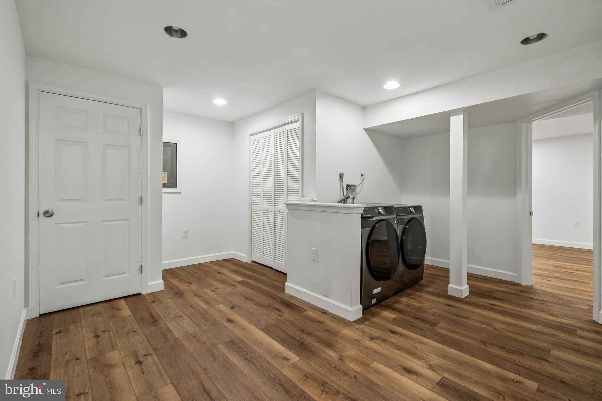 SELLMAN ESTATES - Residential