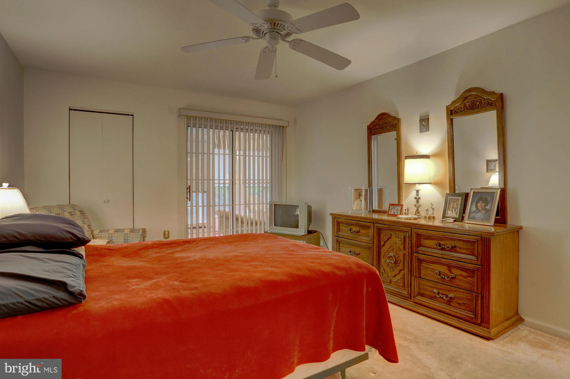 OAK KNOLL - Residential