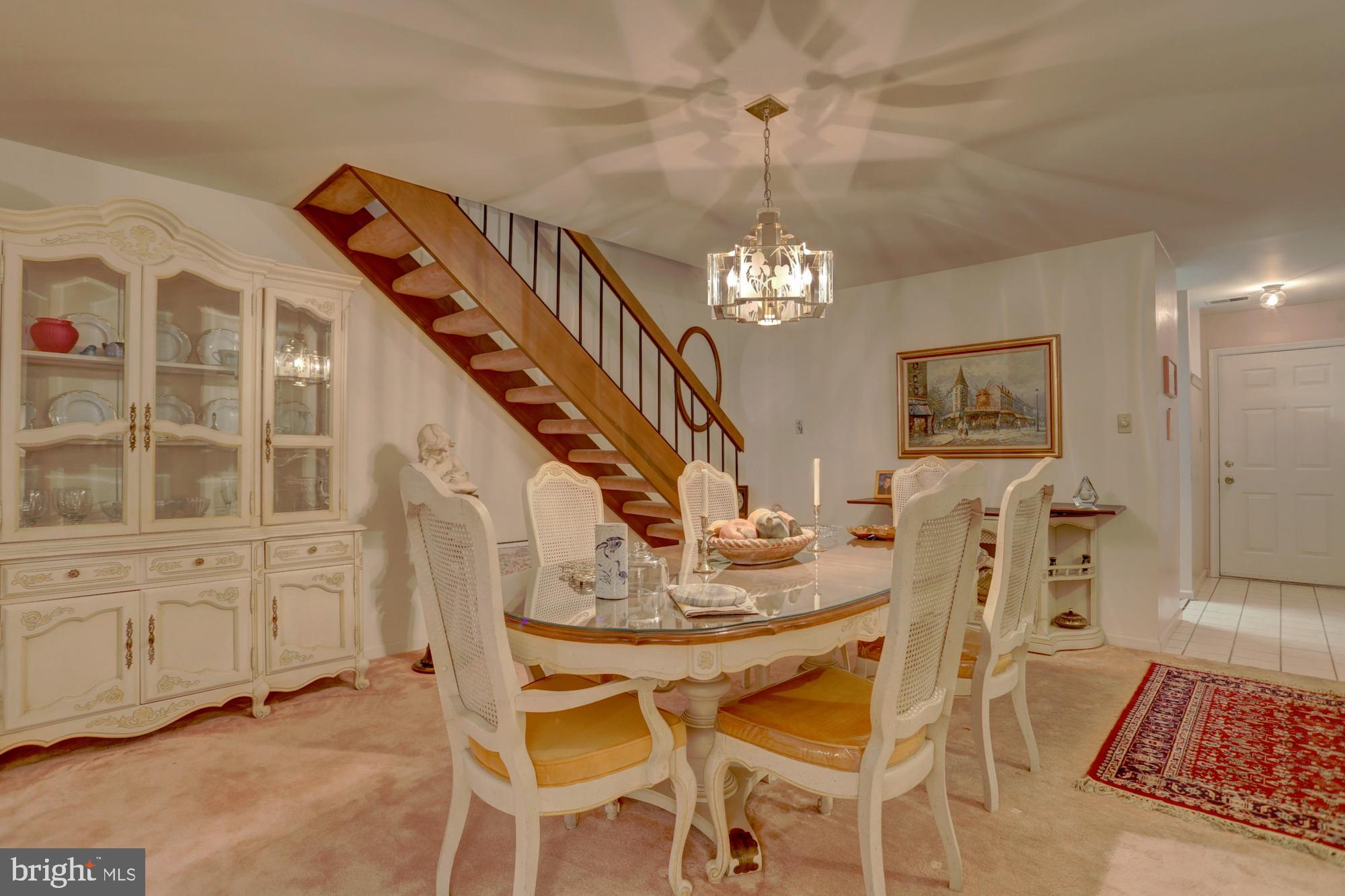 OAK KNOLL - Residential