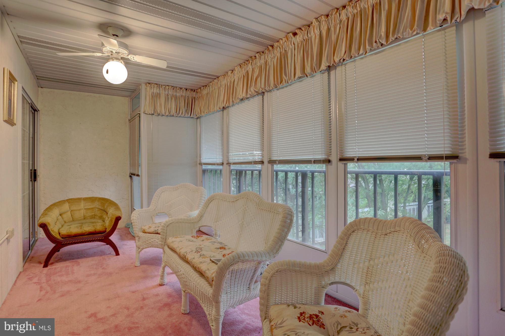 OAK KNOLL - Residential