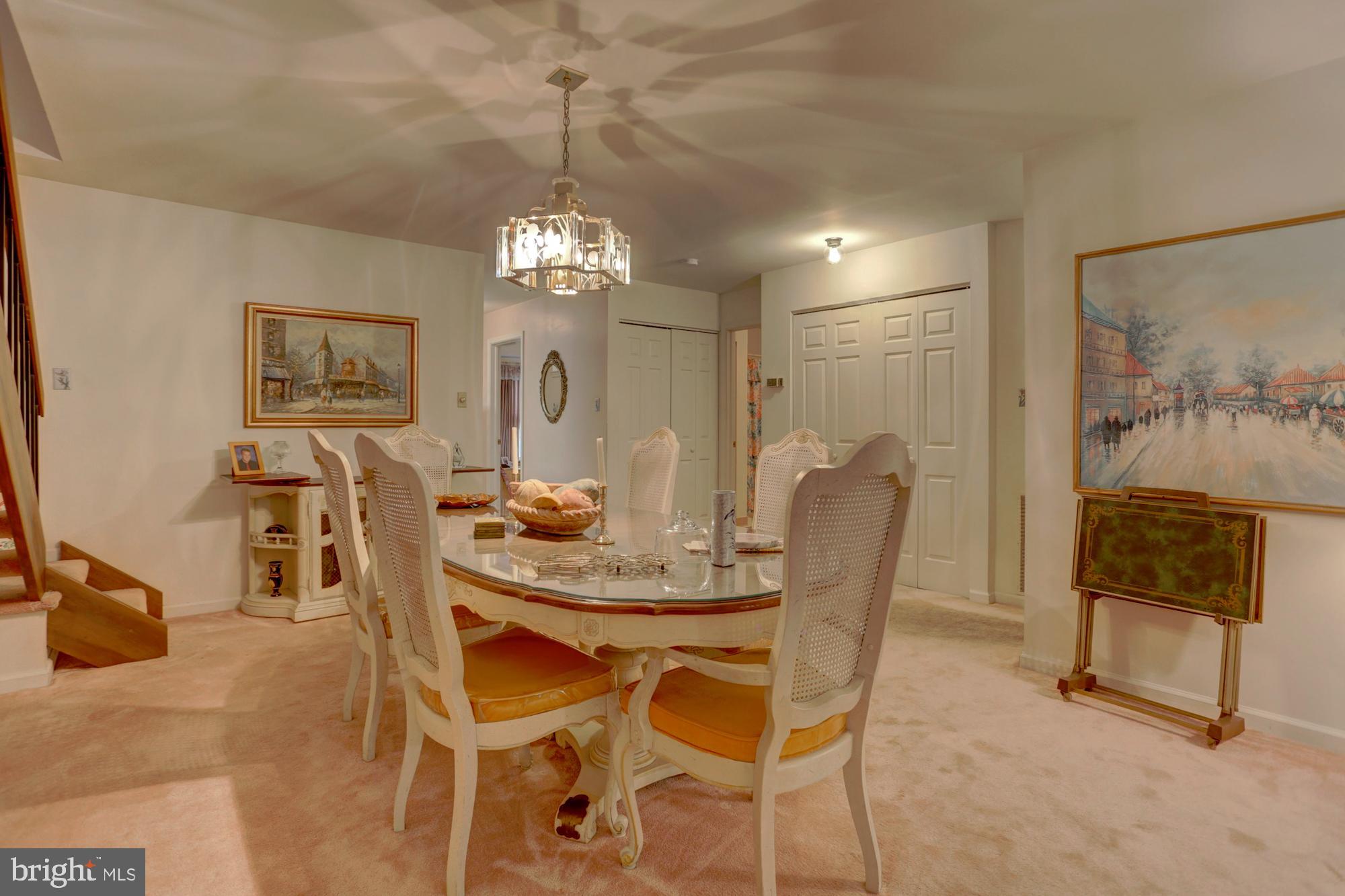 OAK KNOLL - Residential