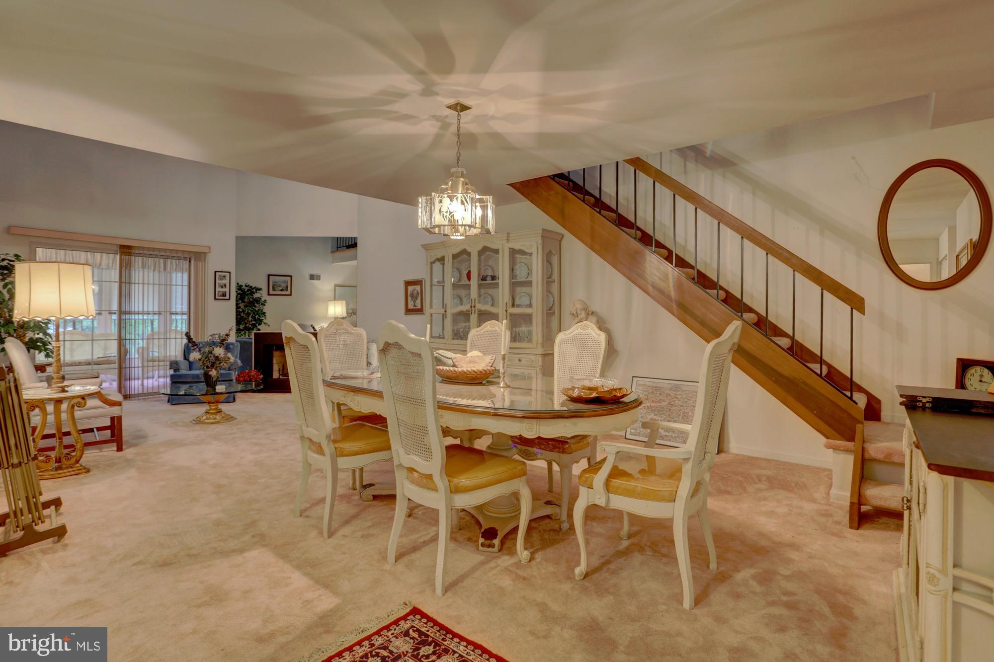 OAK KNOLL - Residential