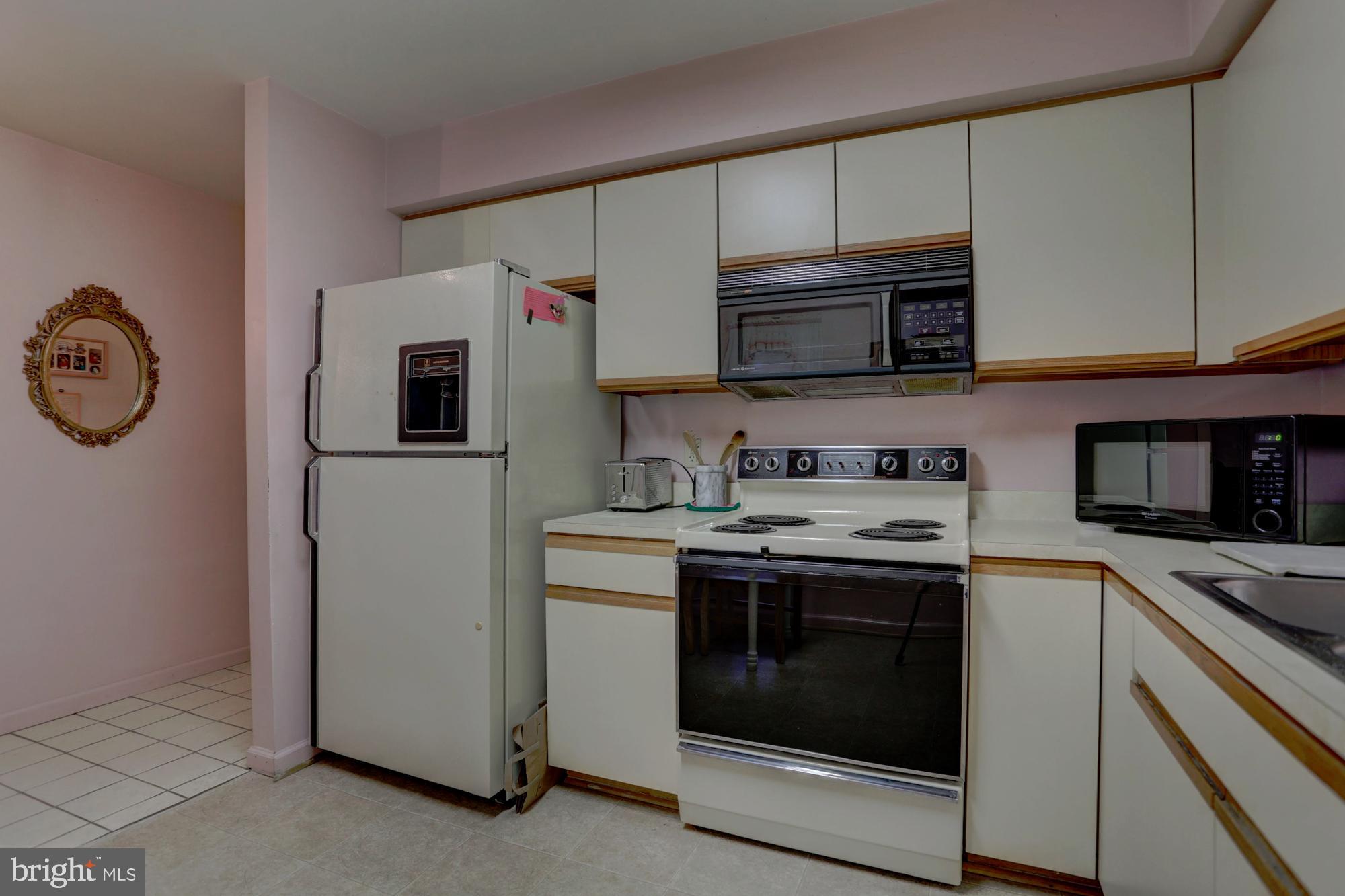OAK KNOLL - Residential