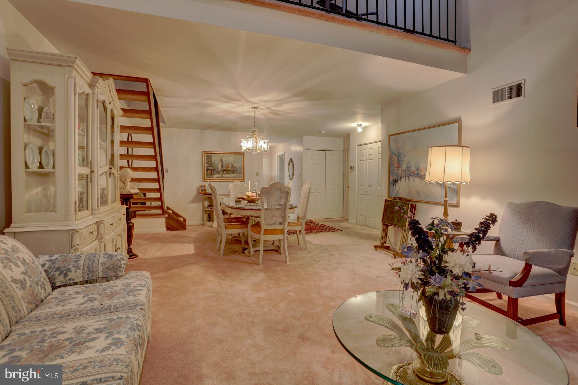 OAK KNOLL - Residential