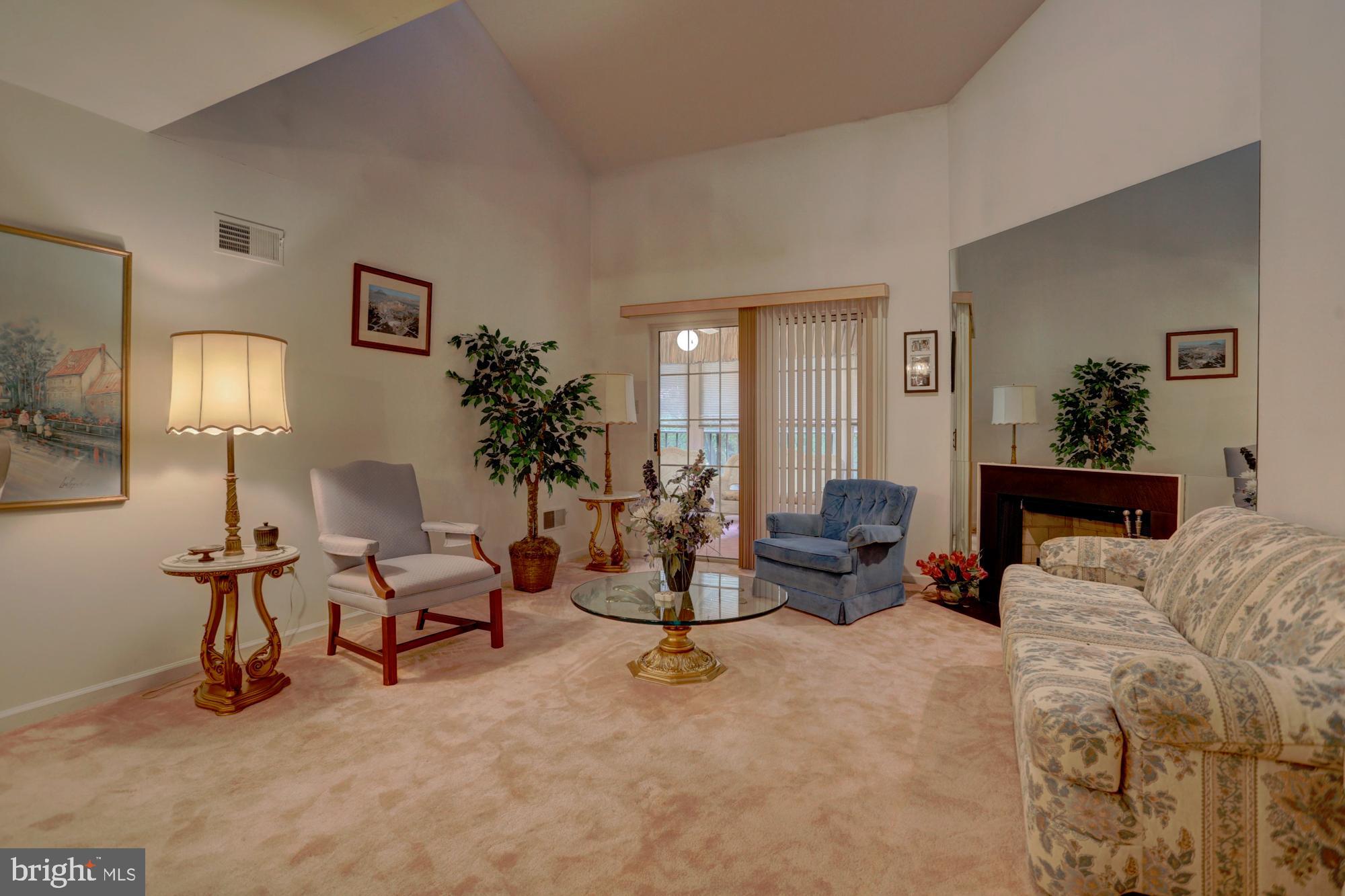 OAK KNOLL - Residential