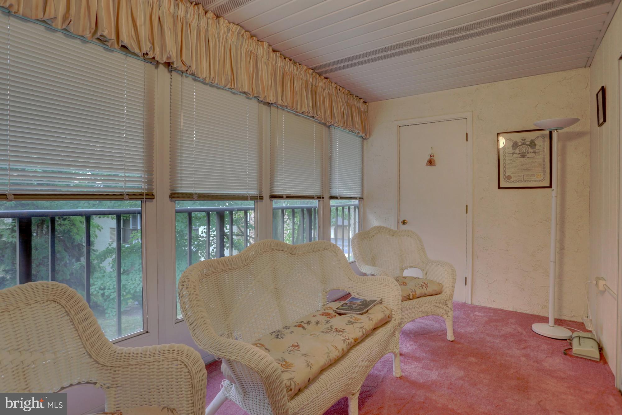OAK KNOLL - Residential
