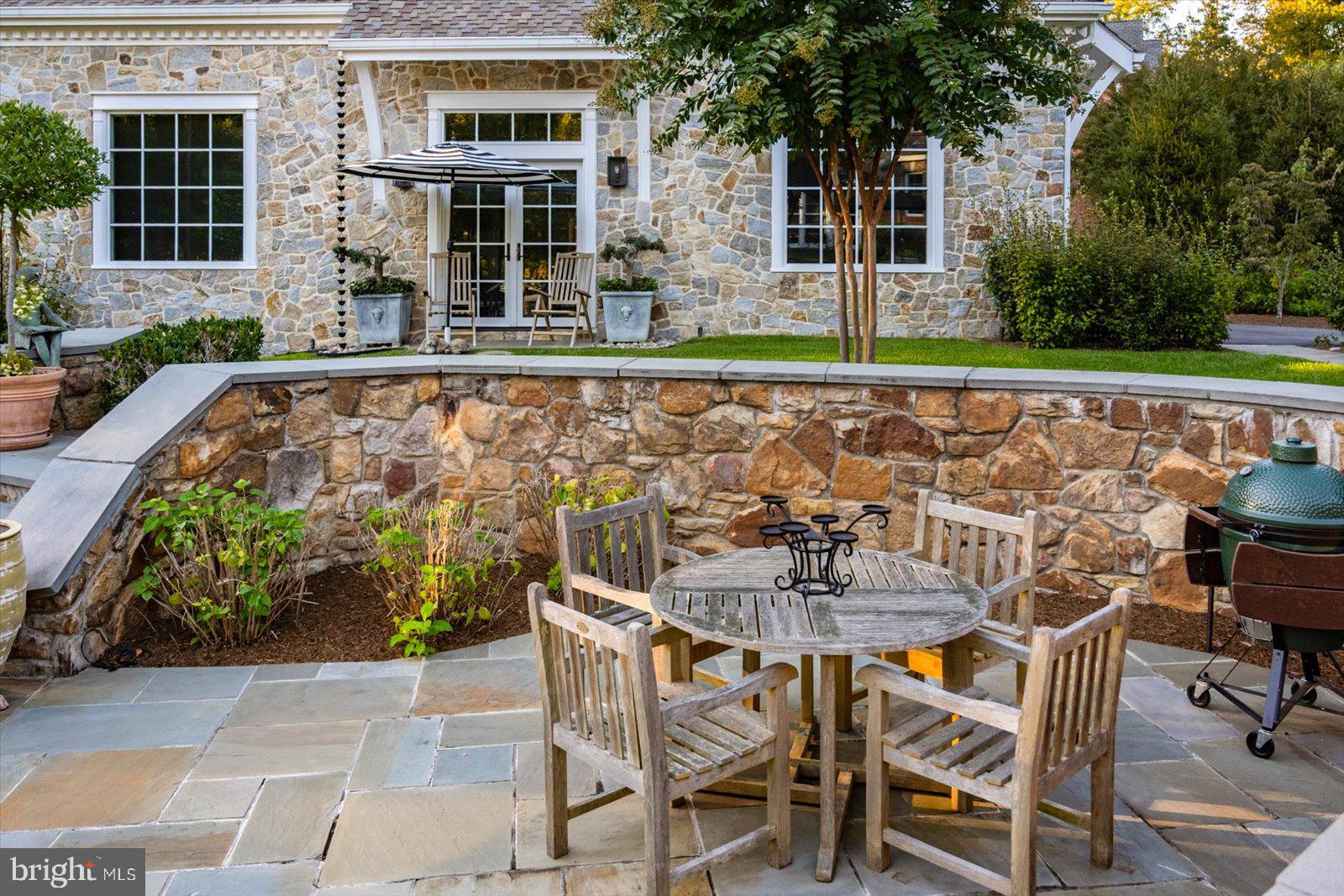 SOUTH RIVER COLONY - Residential