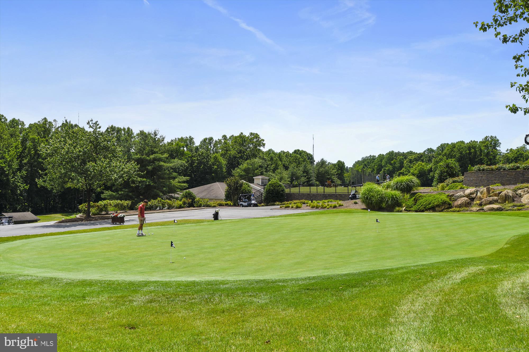 SOUTH RIVER COLONY - Residential