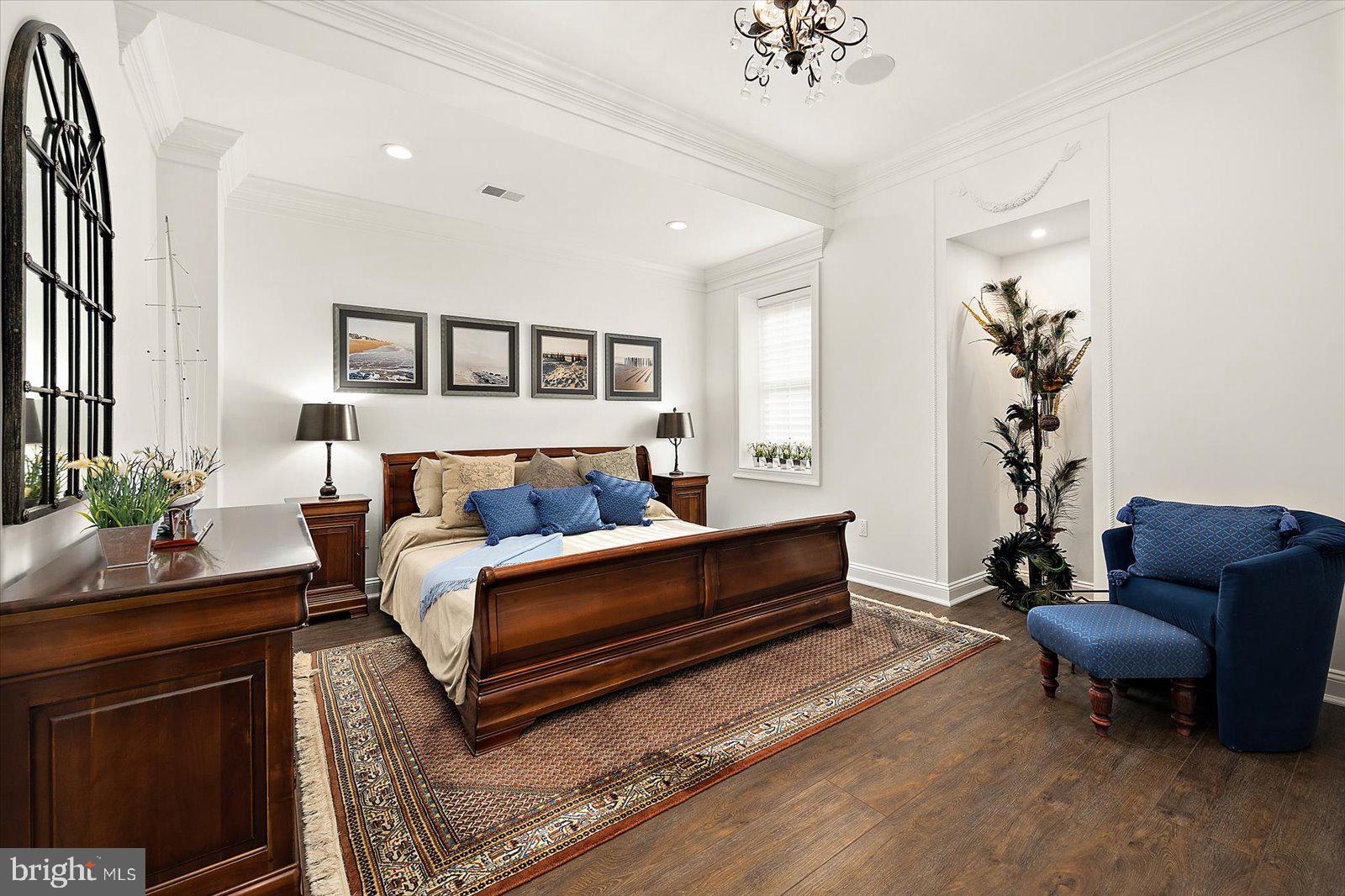 SOUTH RIVER COLONY - Residential