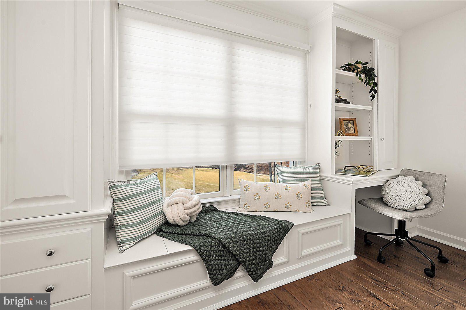 SOUTH RIVER COLONY - Residential