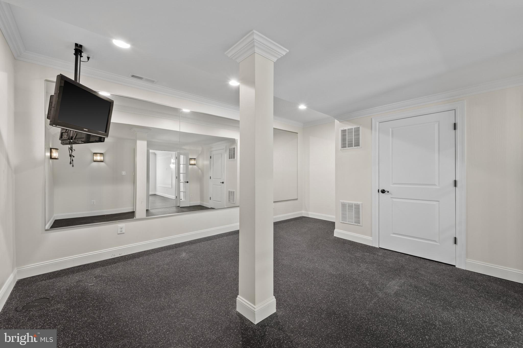 LONGMEADOW AT GARRISON - Residential