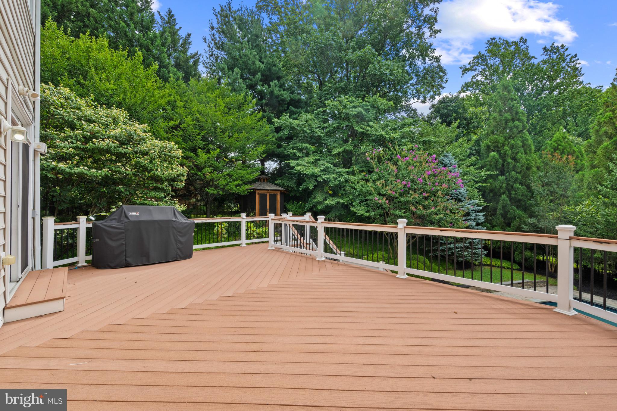 LONGMEADOW AT GARRISON - Residential