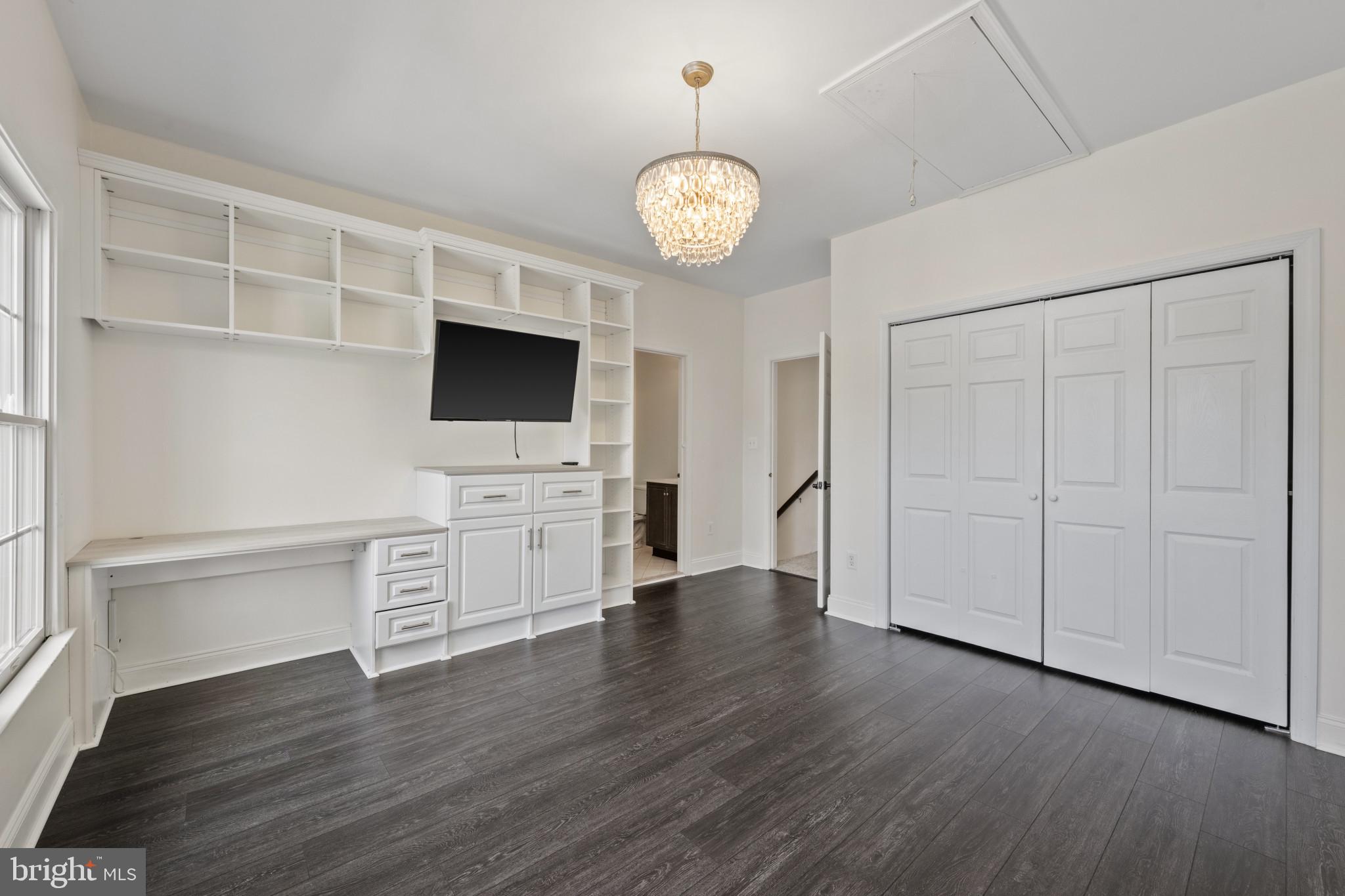 LONGMEADOW AT GARRISON - Residential