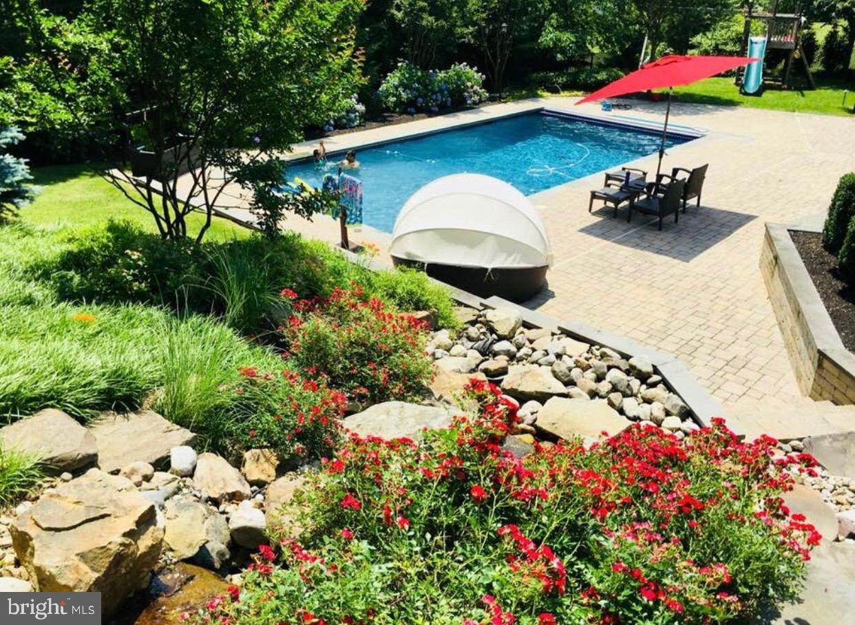 LONGMEADOW AT GARRISON - Residential