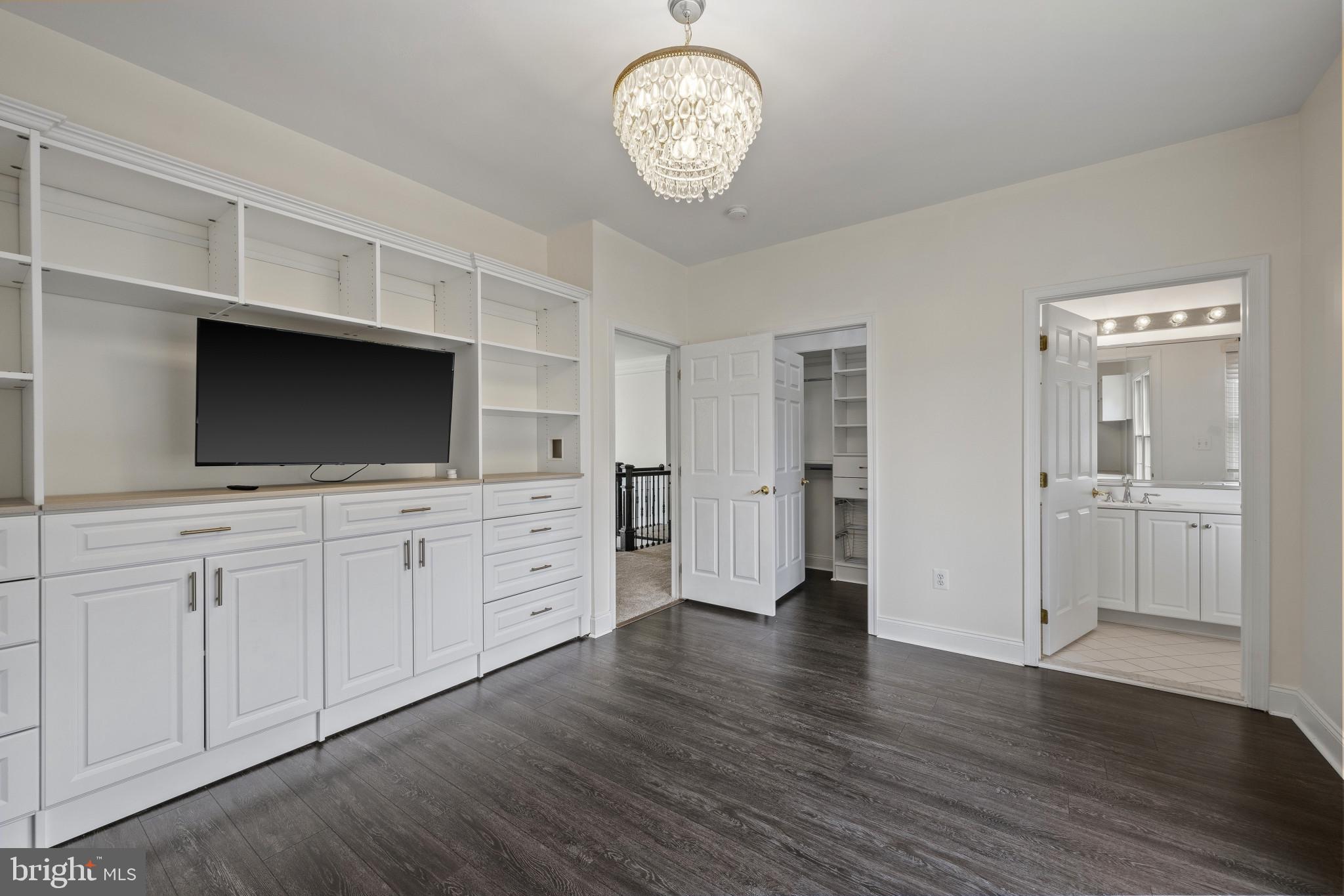 LONGMEADOW AT GARRISON - Residential