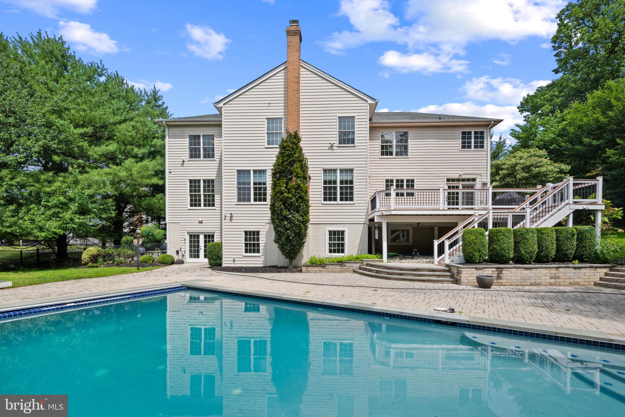 LONGMEADOW AT GARRISON - Residential