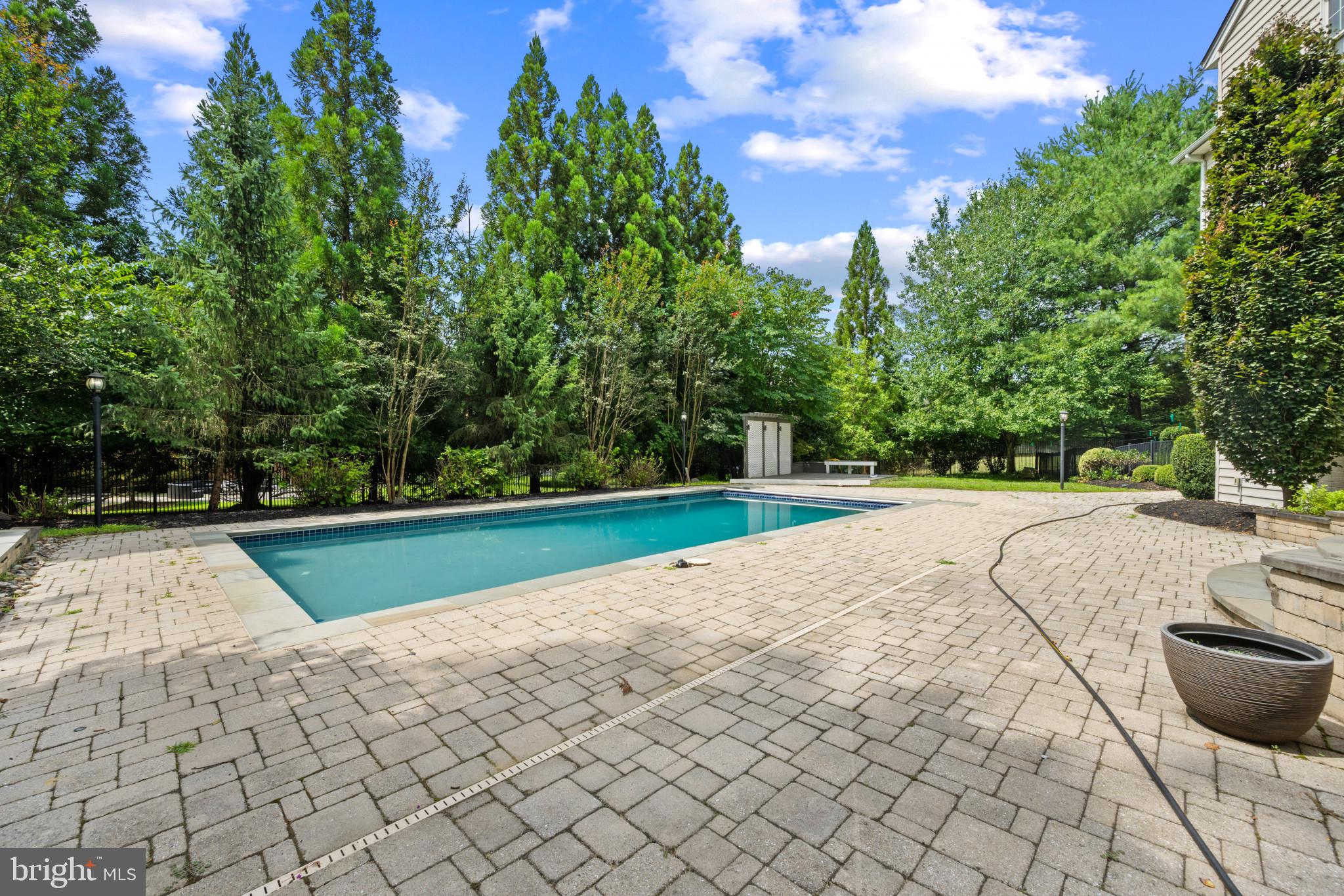 LONGMEADOW AT GARRISON - Residential