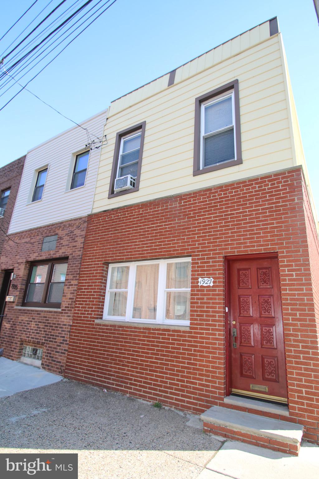 Available now Mid April. Awesome 1 bedroom apartment in beautiful East Passyunk Crossing. Enter into a spacious cable ready living room followed by a super large eat in kitchen with stainless steal appliances, granite counter tops, beautiful wood cabinets. Large bedroom on site. Tenants also have access to unfinished basement with high ceilings and a ton of room for storage. Apartment has hardwood floors throughout and plenty of natural sunlight. No pets no exceptions. Water is included with rent. First, last and security due at lease signing.