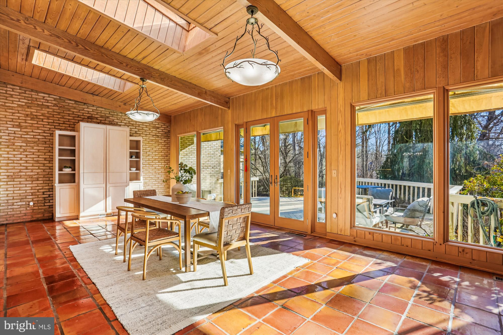FALCONHURST - Residential