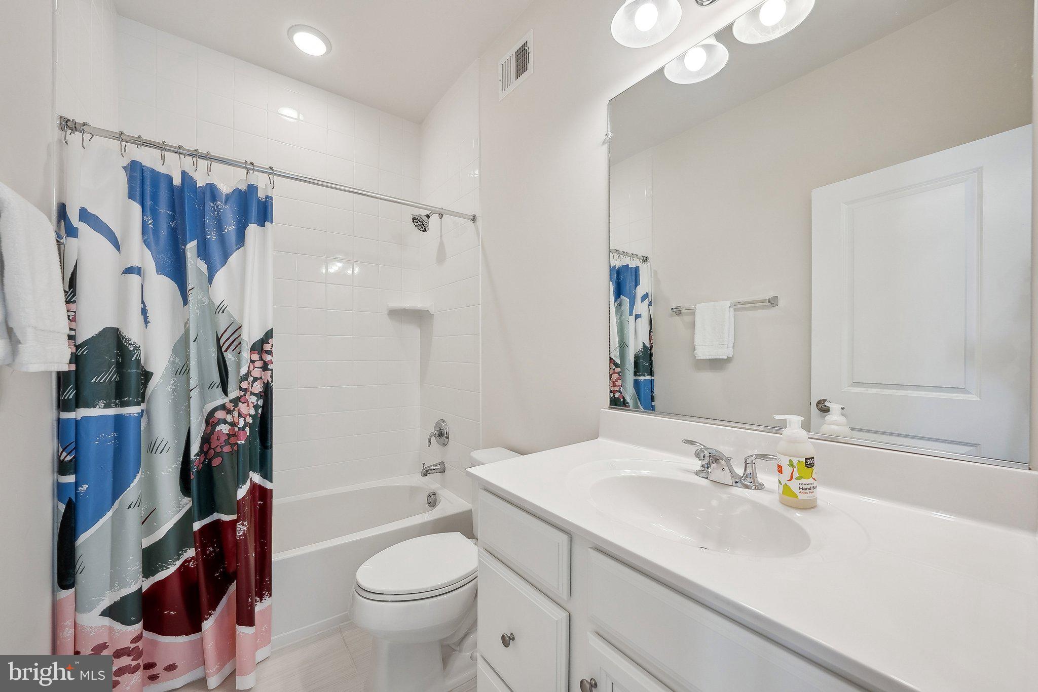 BRADLEY SQUARE - Residential