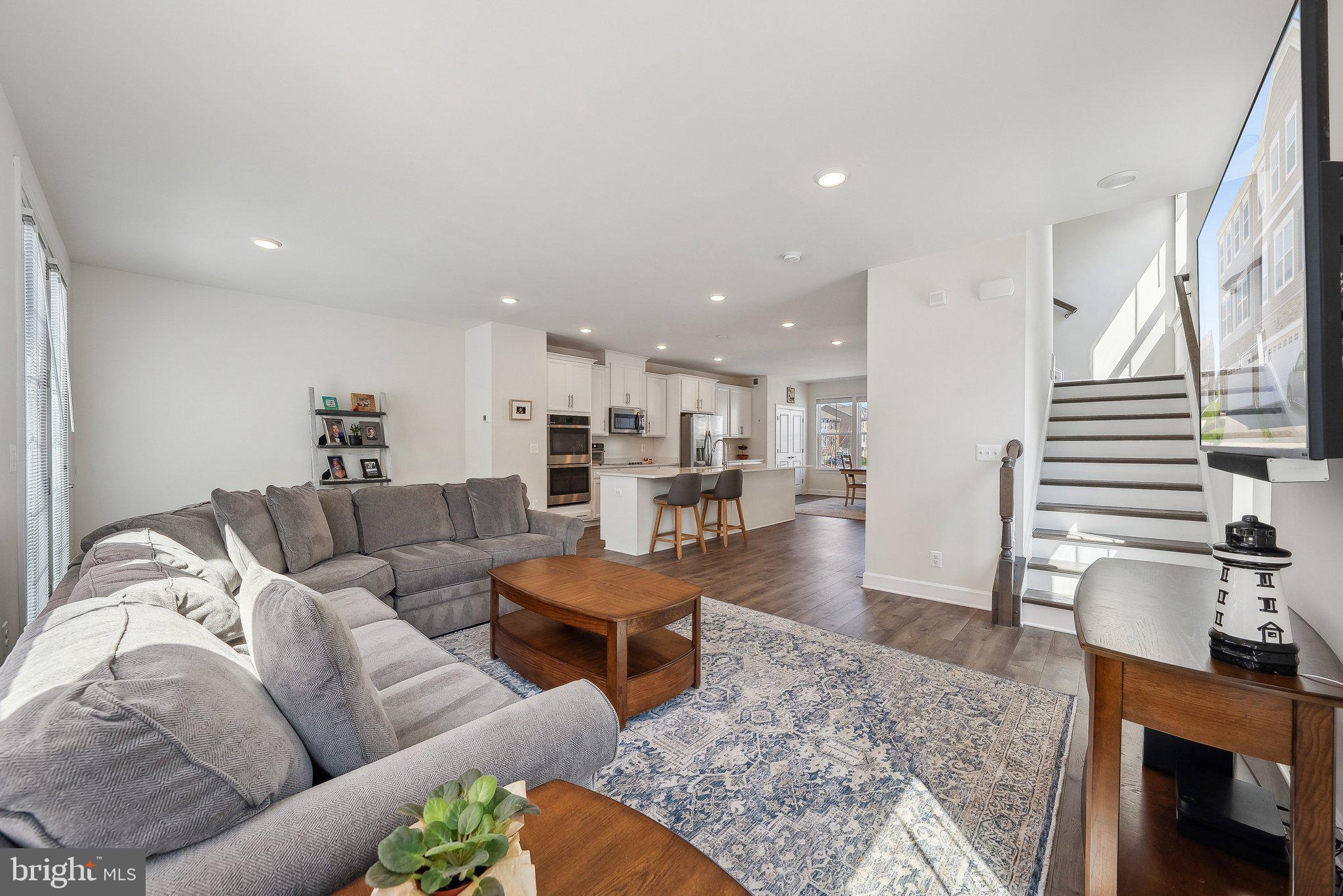 BRADLEY SQUARE - Residential