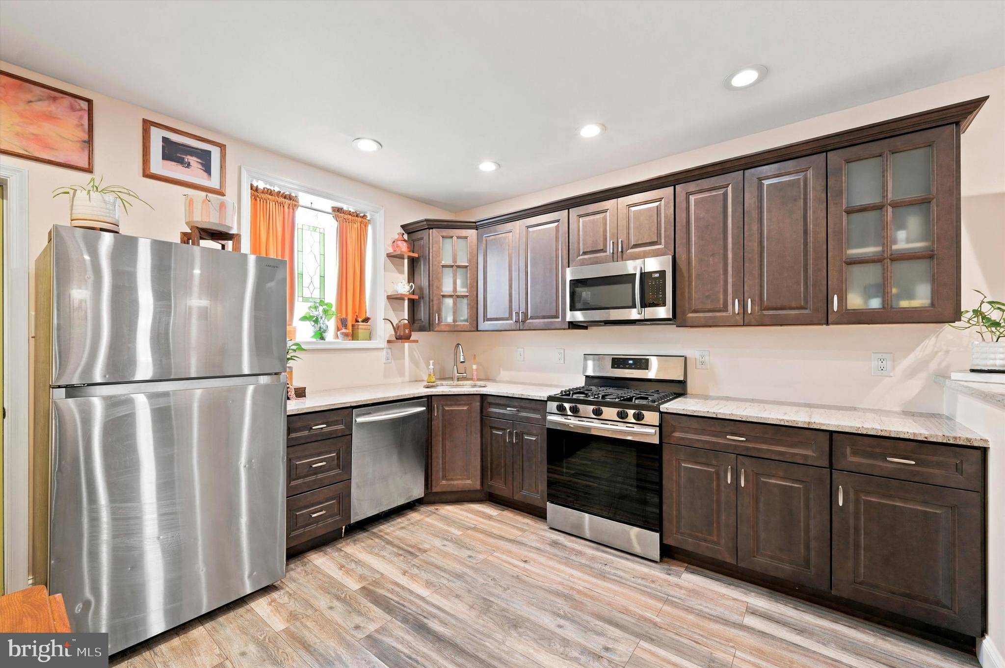 BRIDESBURG - Residential