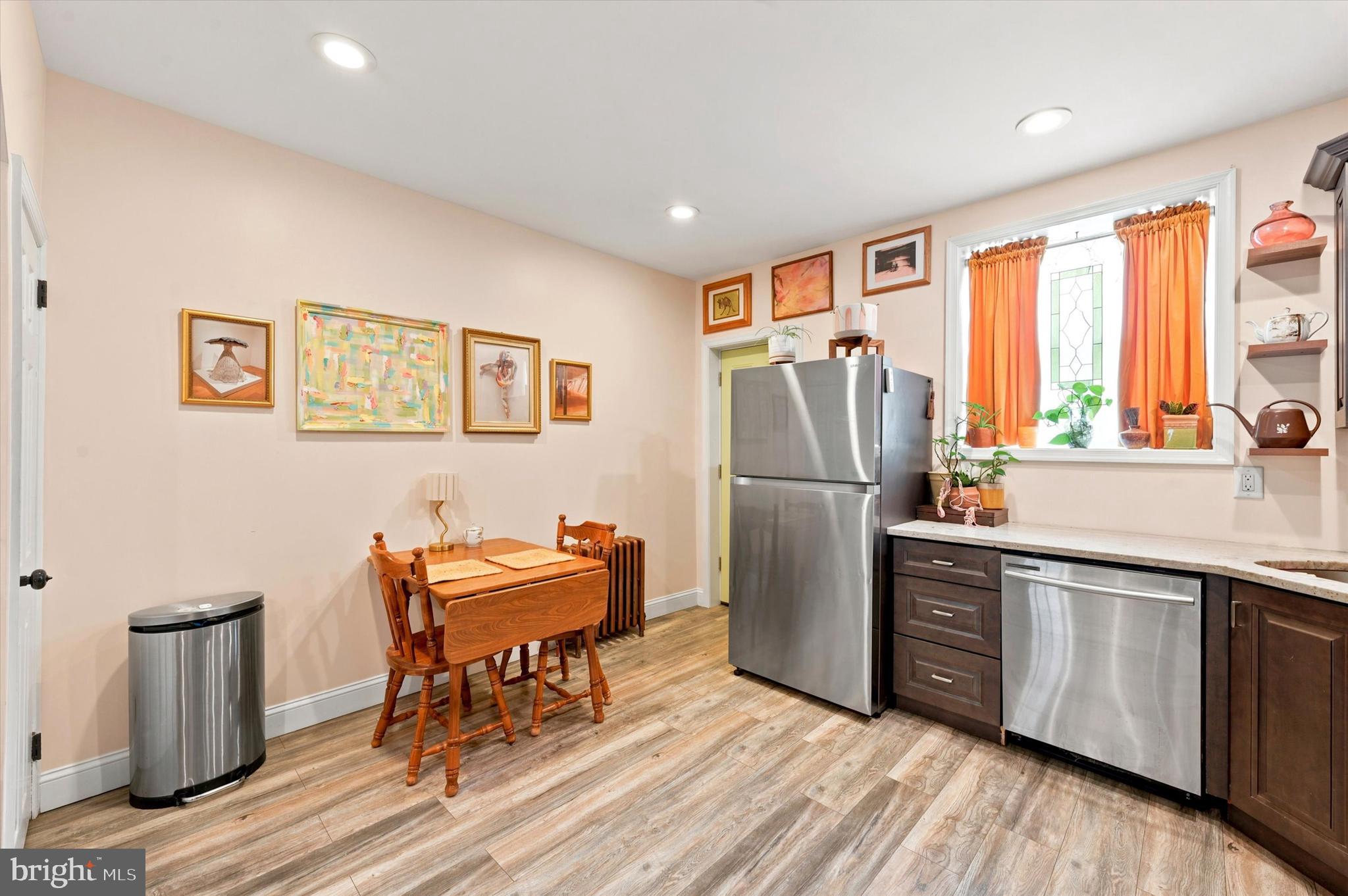 BRIDESBURG - Residential