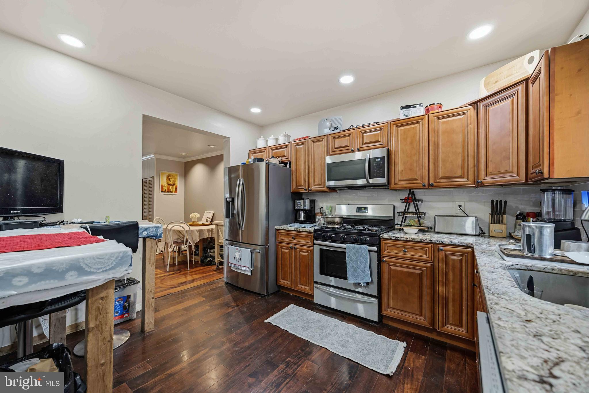 GIRARD ESTATES - Residential