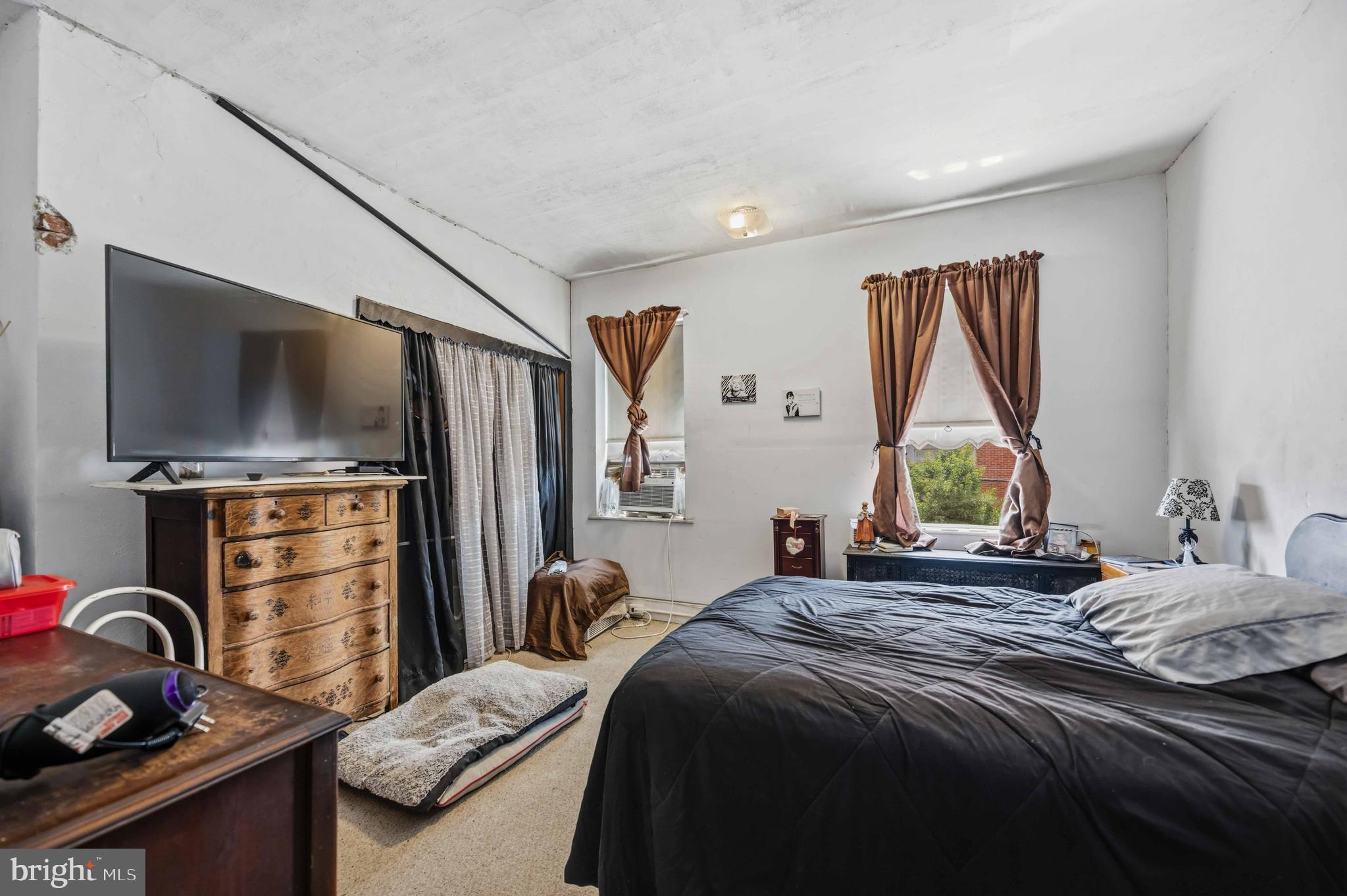 GIRARD ESTATES - Residential