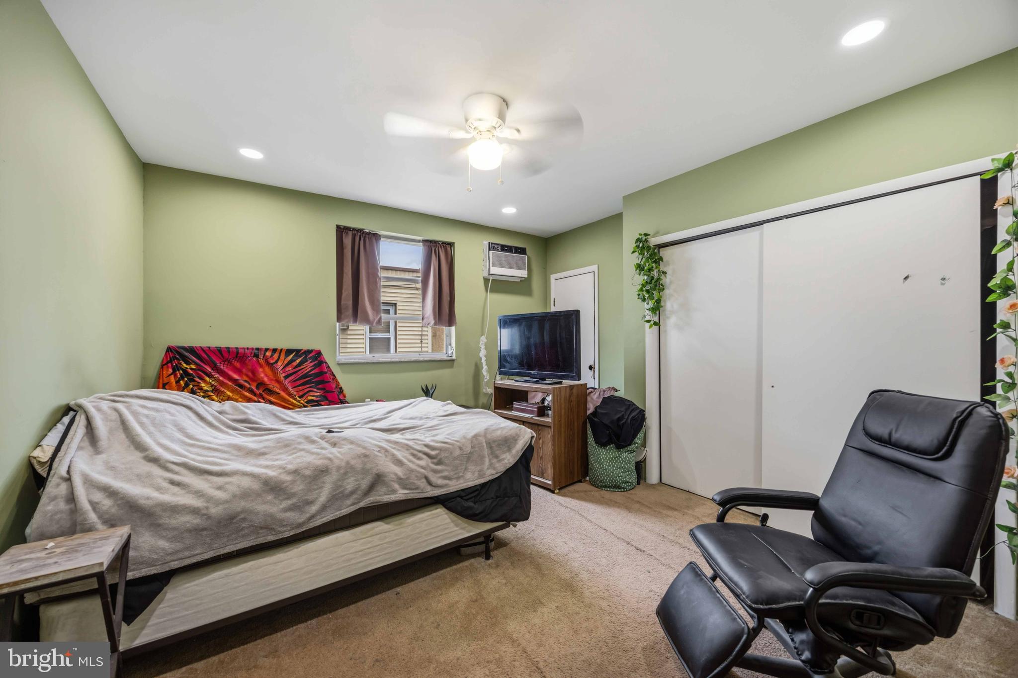 GIRARD ESTATES - Residential