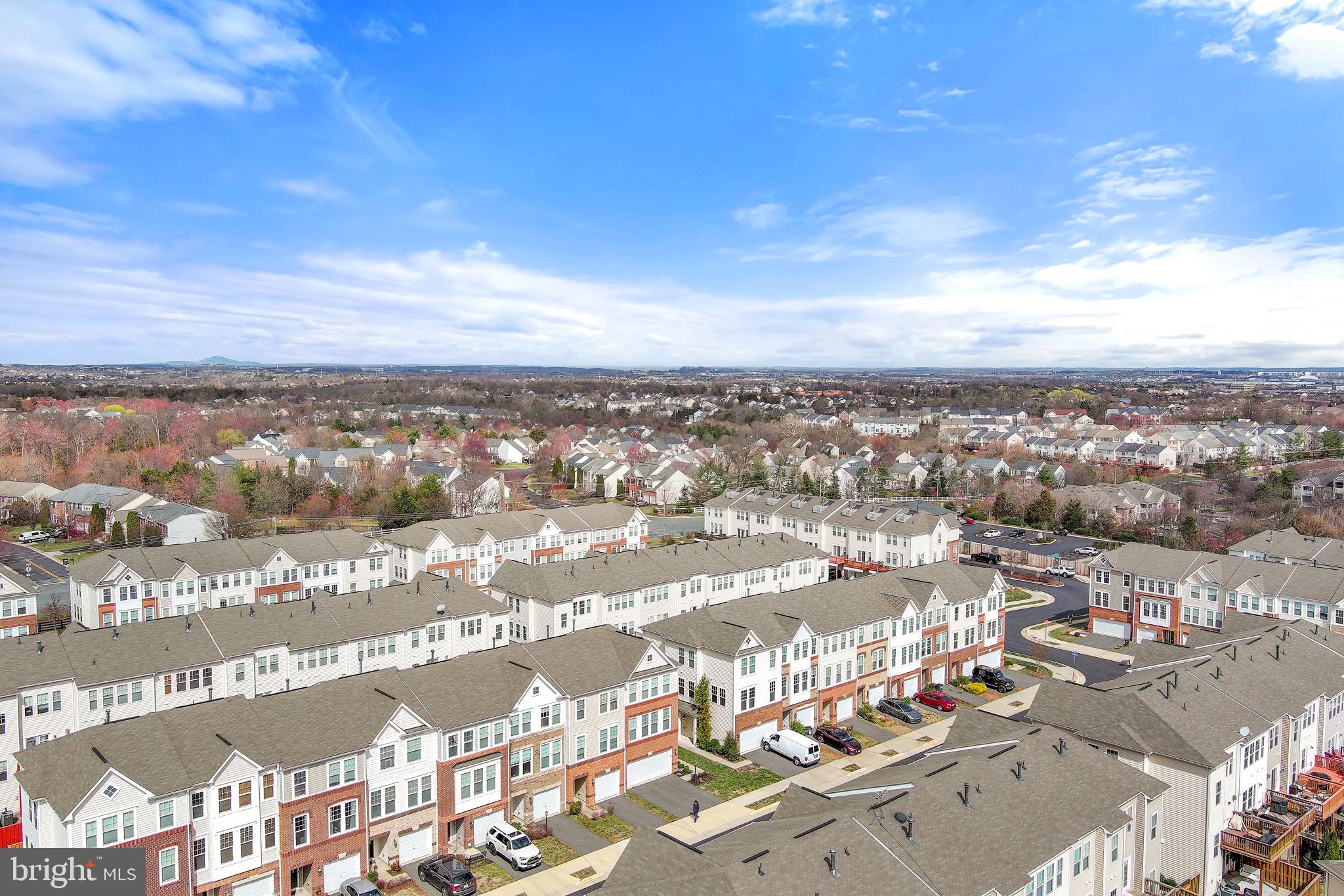 SIGNATURE AT BROADLANDS - Residential Lease