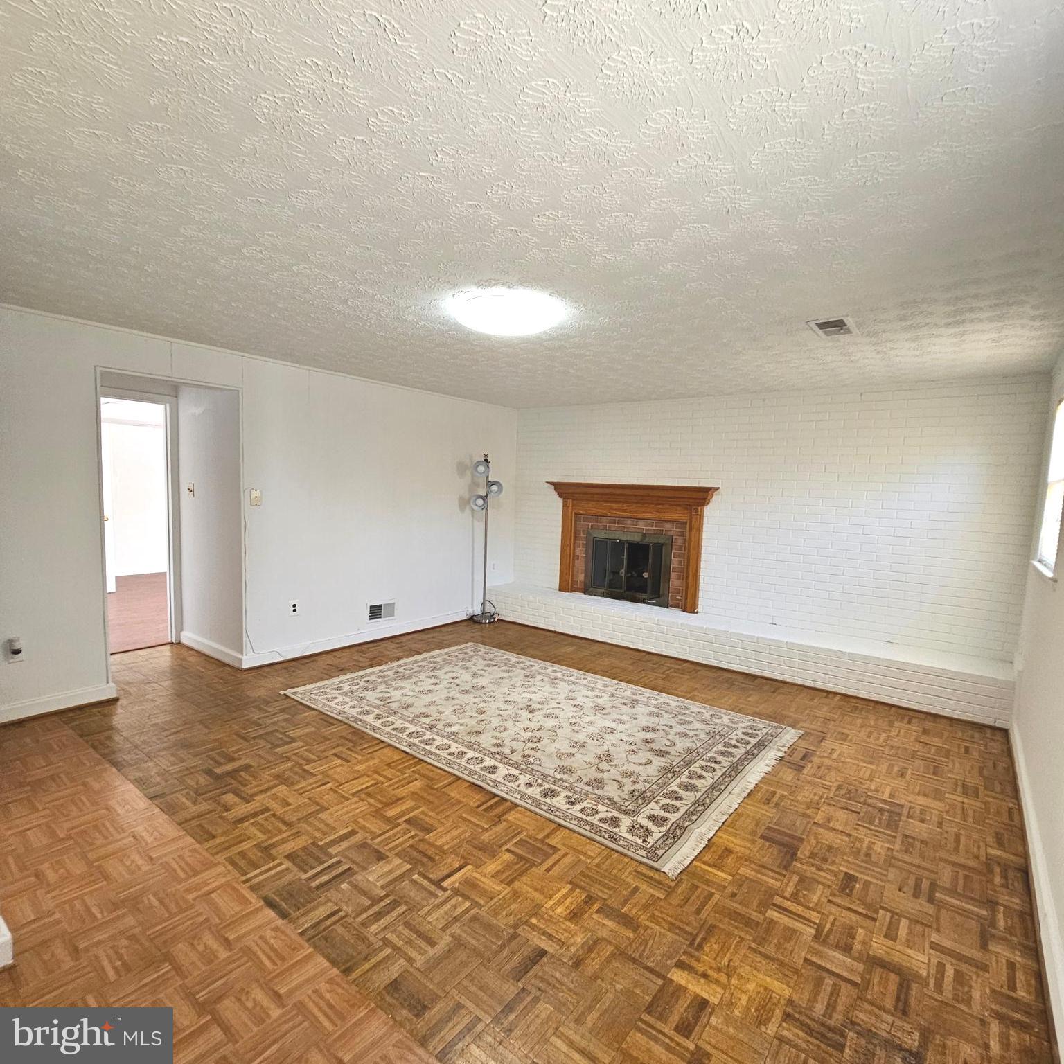 MONTICELLO WOODS - Residential Lease