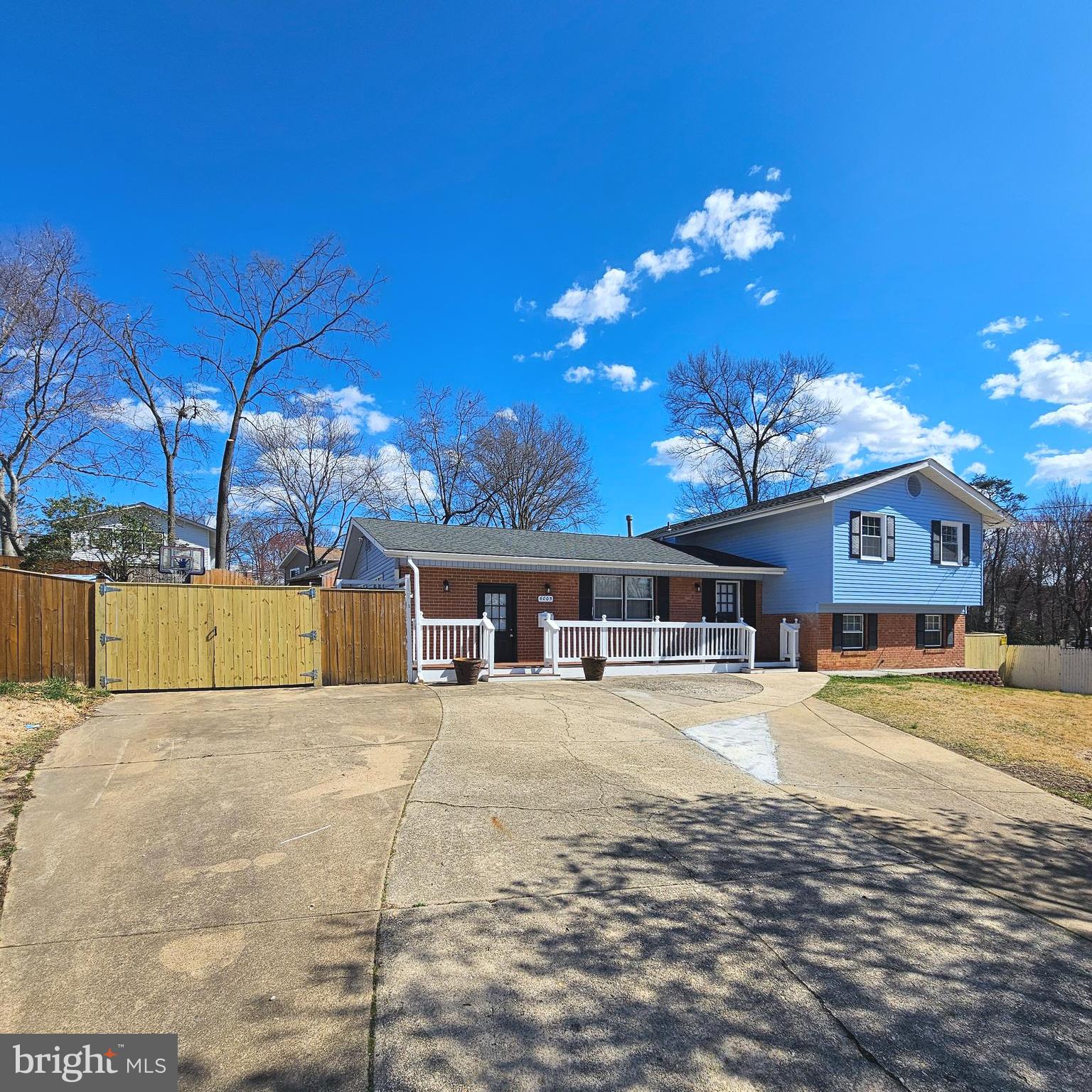 MONTICELLO WOODS - Residential Lease
