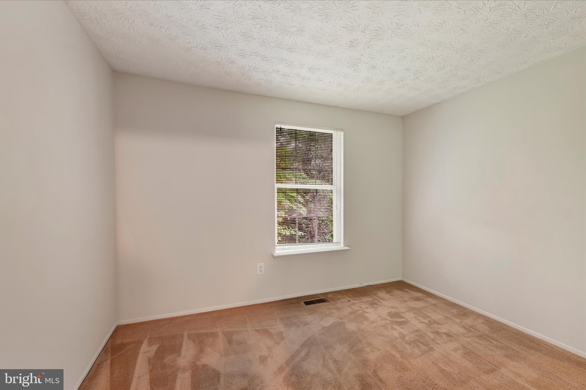 WHISPERING WOODS - Residential