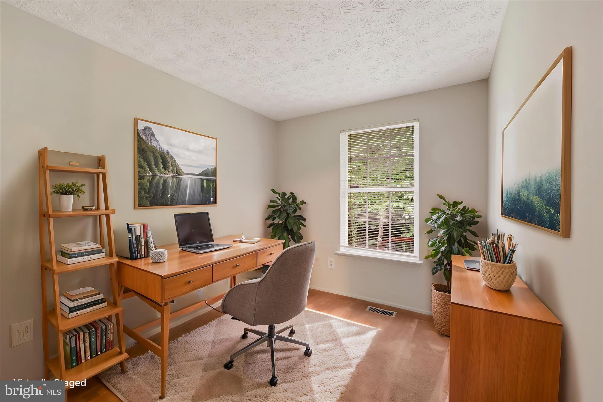 WHISPERING WOODS - Residential