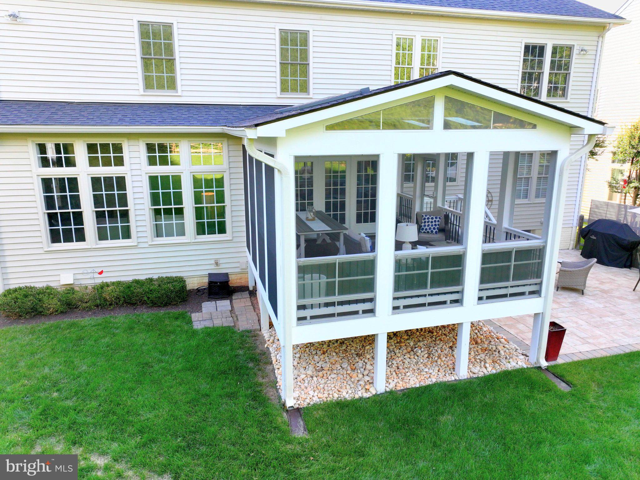 RIVER CREST - Residential