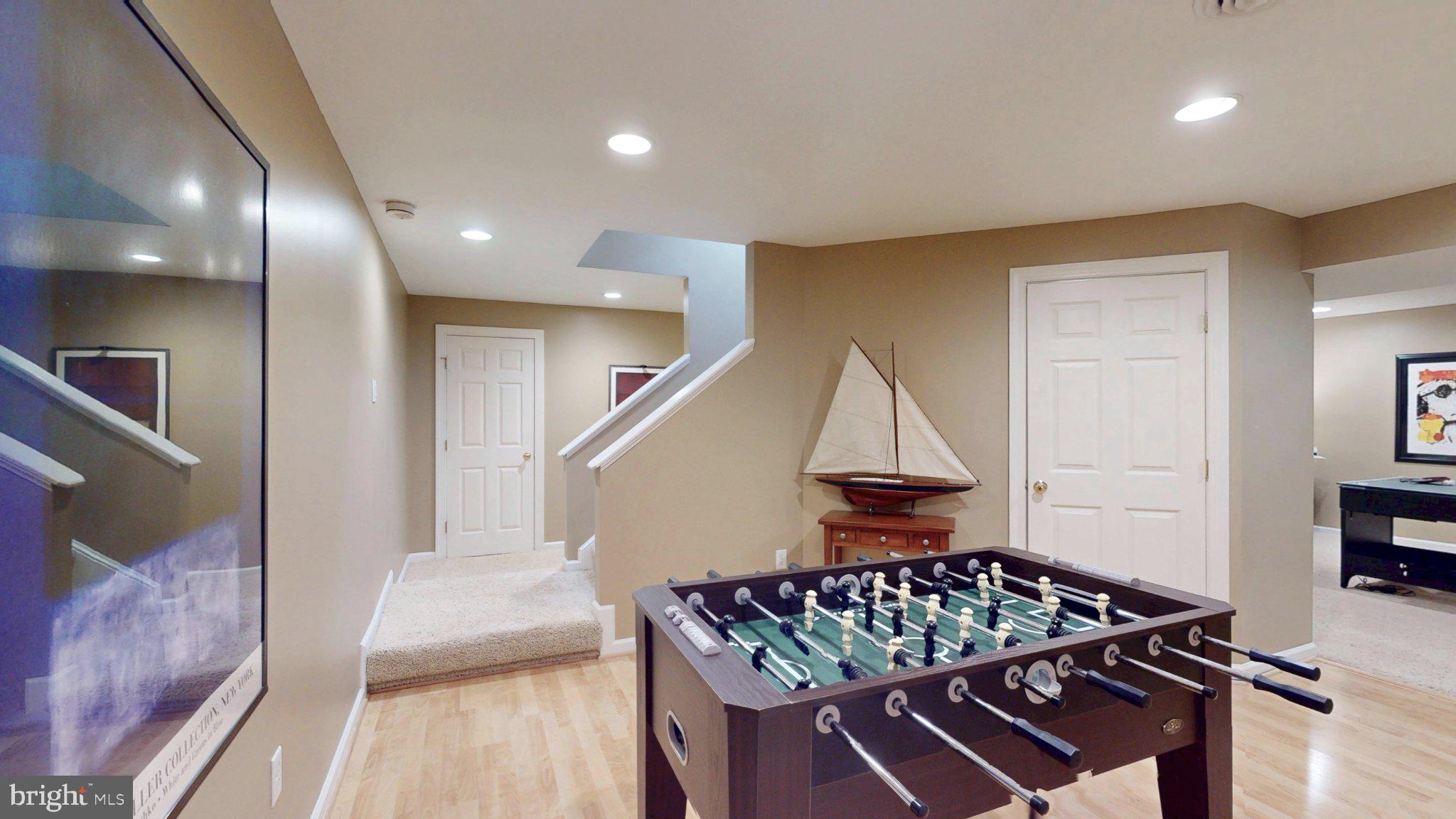 RIVER CREST - Residential