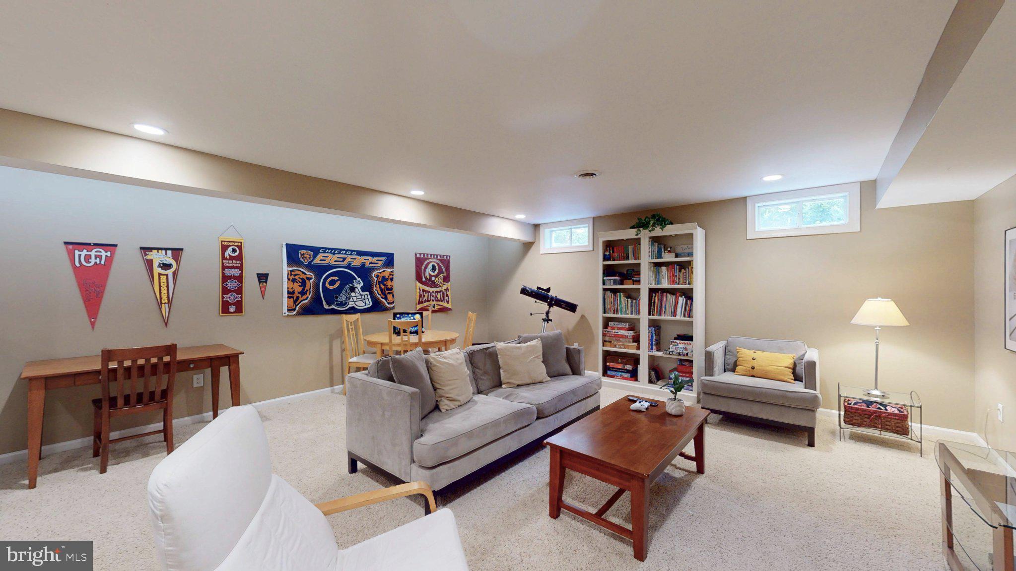 RIVER CREST - Residential