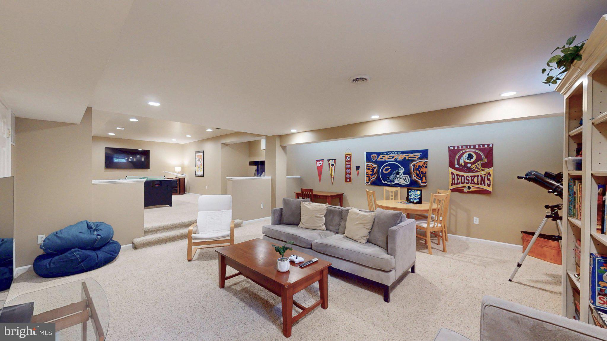RIVER CREST - Residential