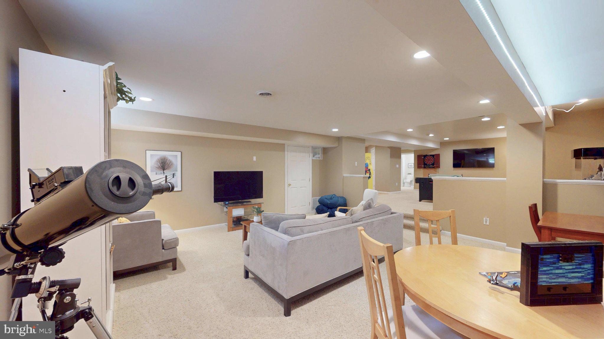 RIVER CREST - Residential