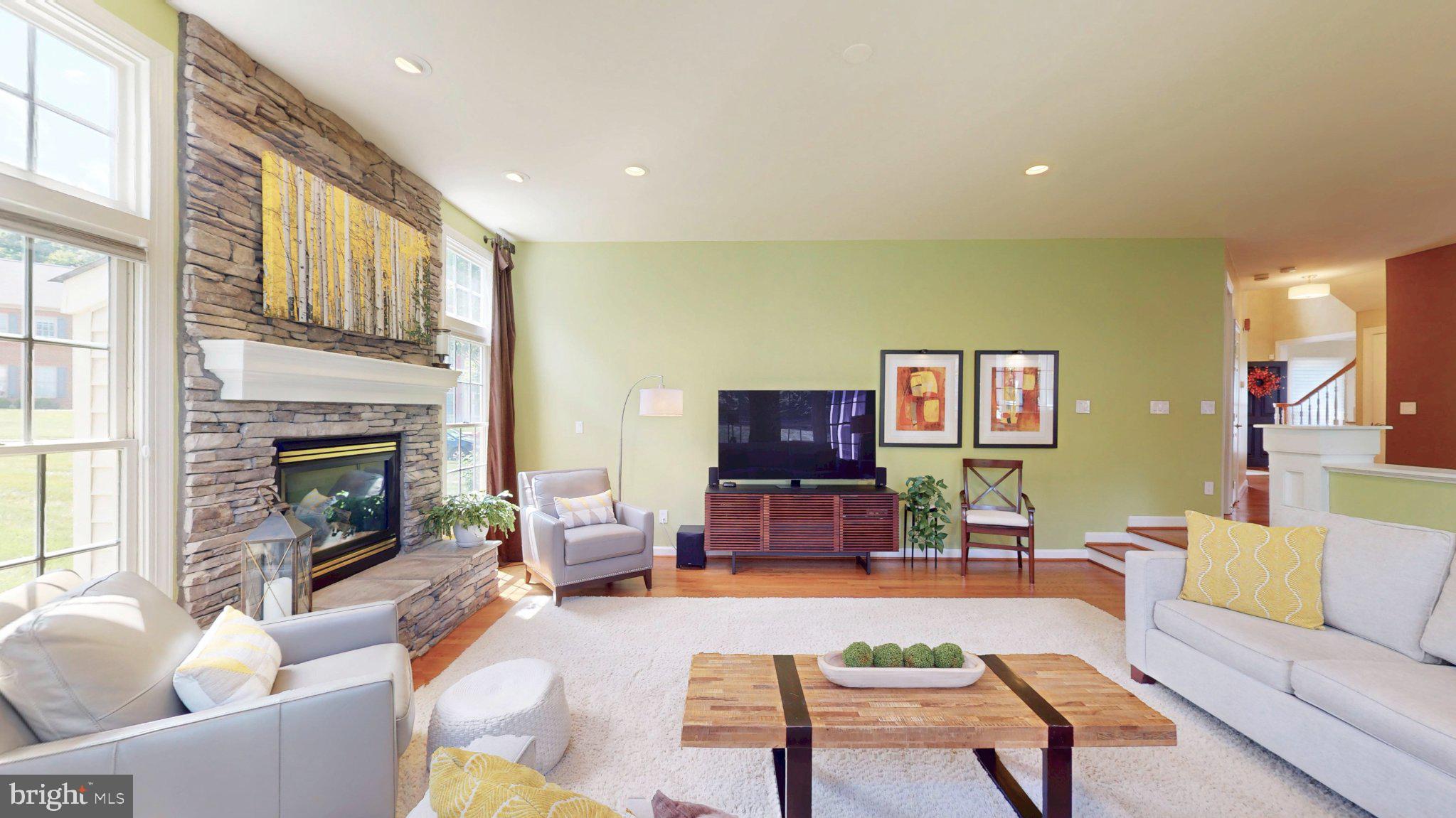 RIVER CREST - Residential