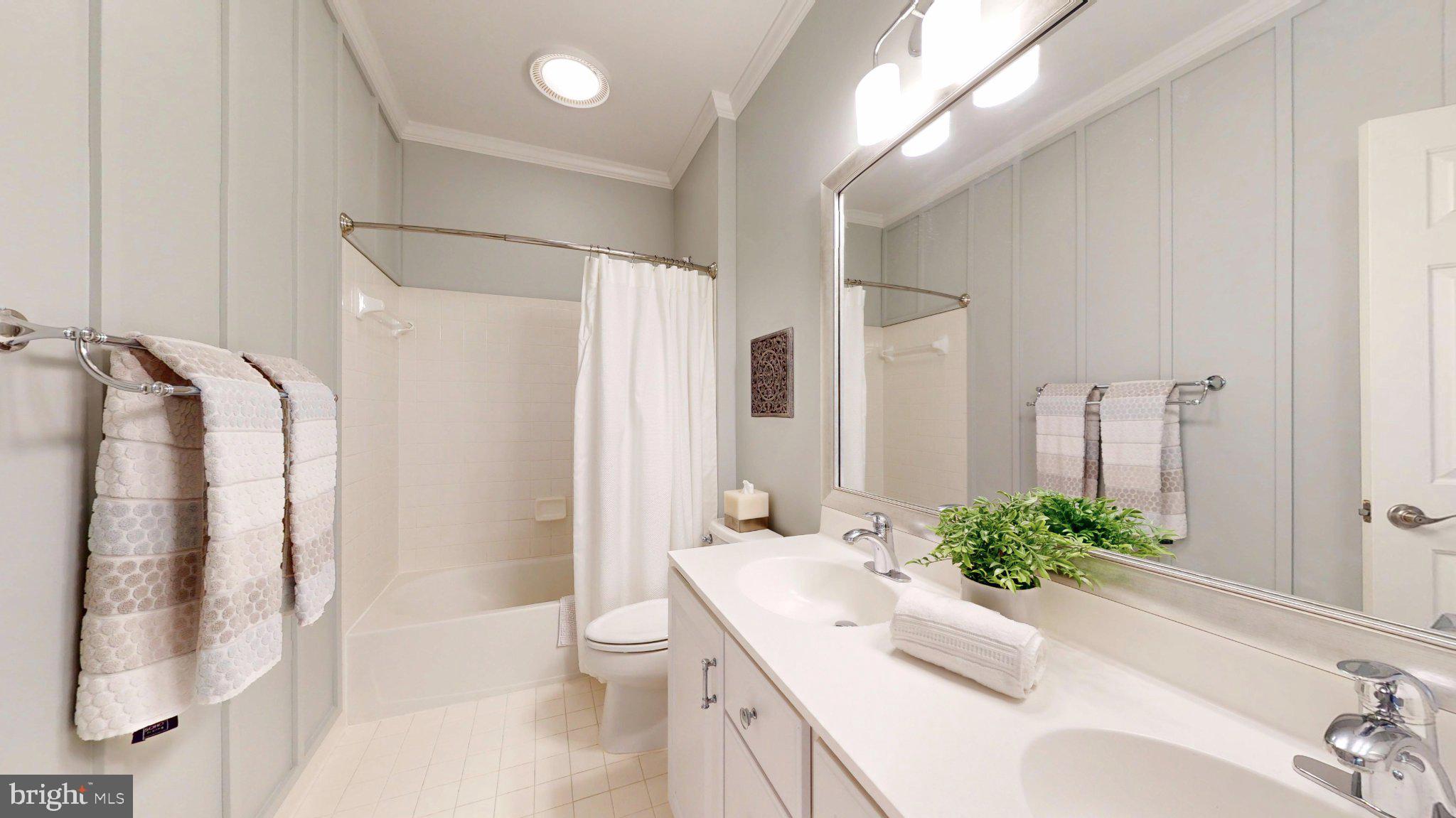 RIVER CREST - Residential