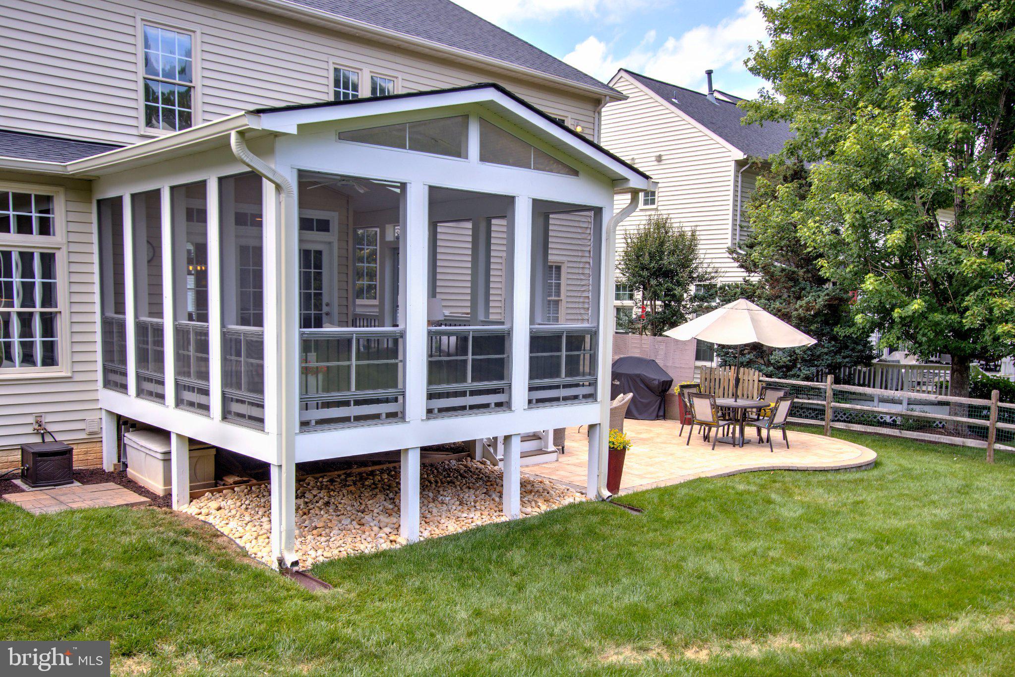 RIVER CREST - Residential
