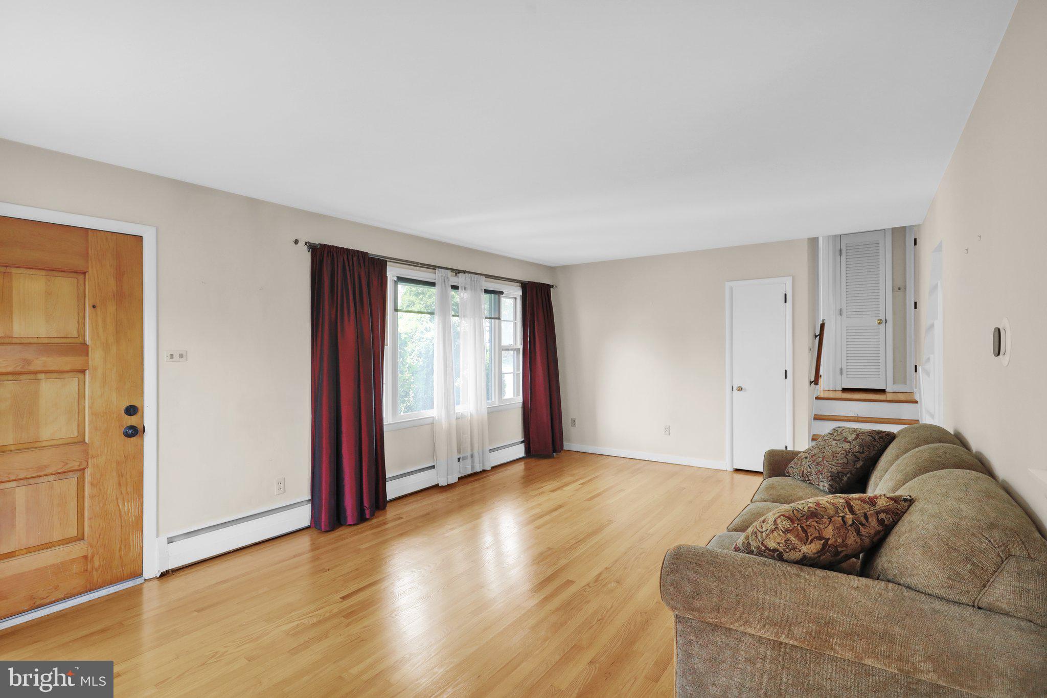 CRESTWOOD - Residential