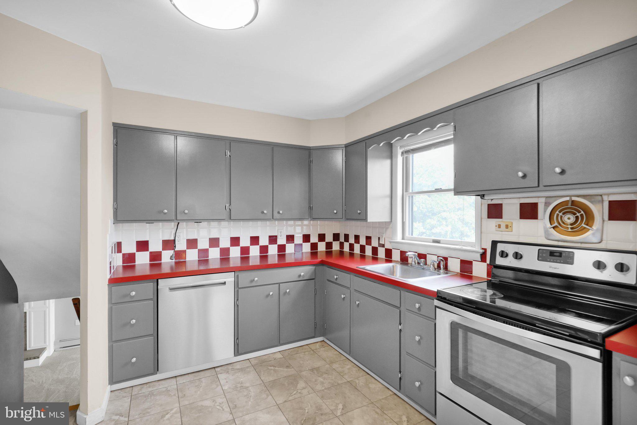 CRESTWOOD - Residential