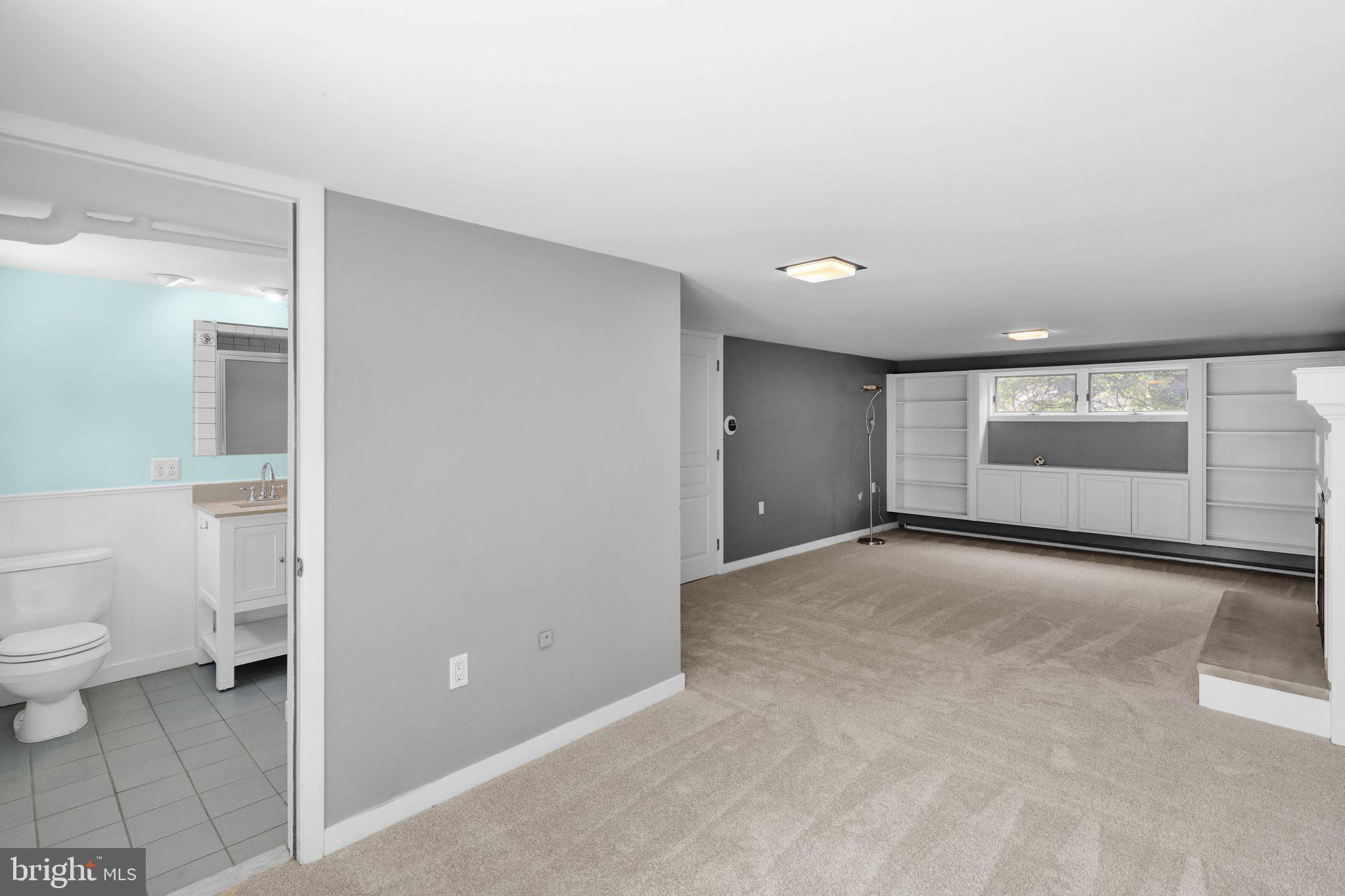 CRESTWOOD - Residential