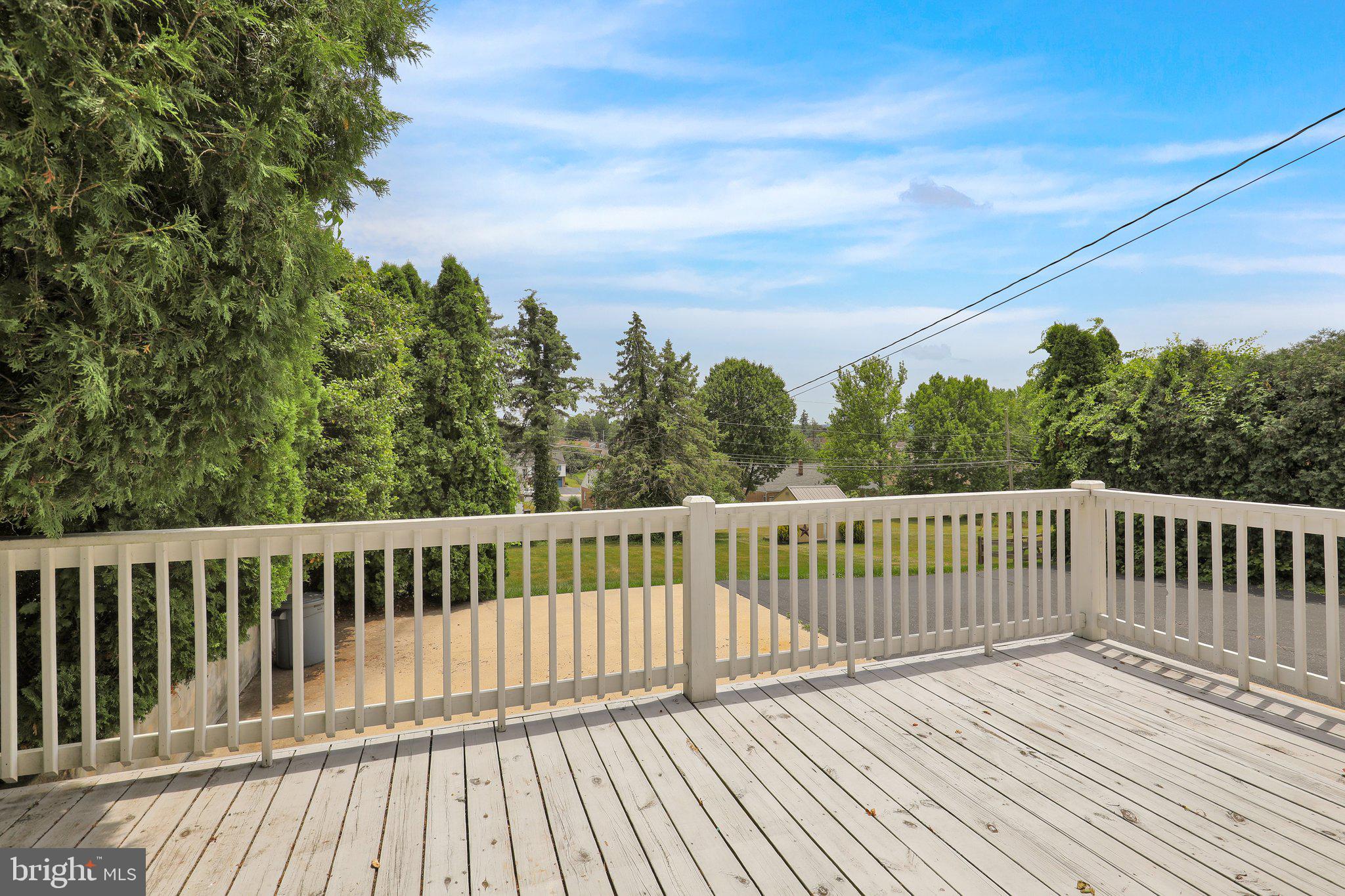 CRESTWOOD - Residential
