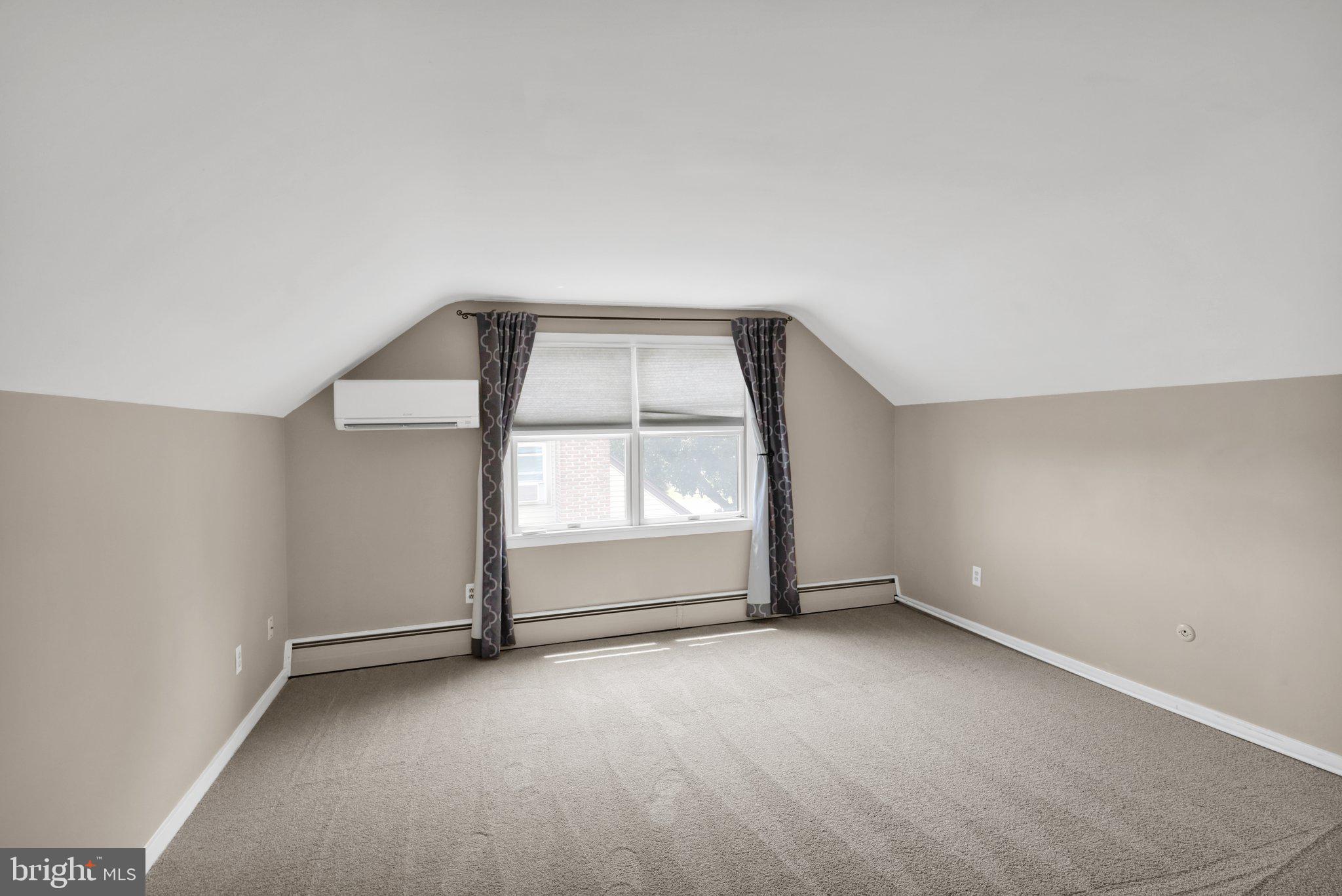 CRESTWOOD - Residential